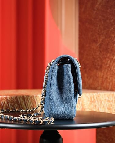 Classic 11.12 handbag Chanel A01112