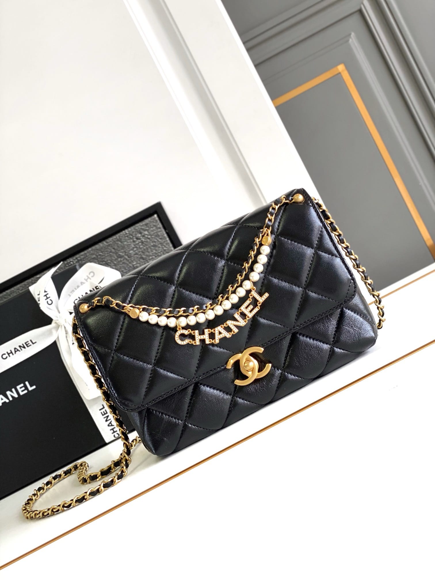 Small Flap bag Chanel AS4987