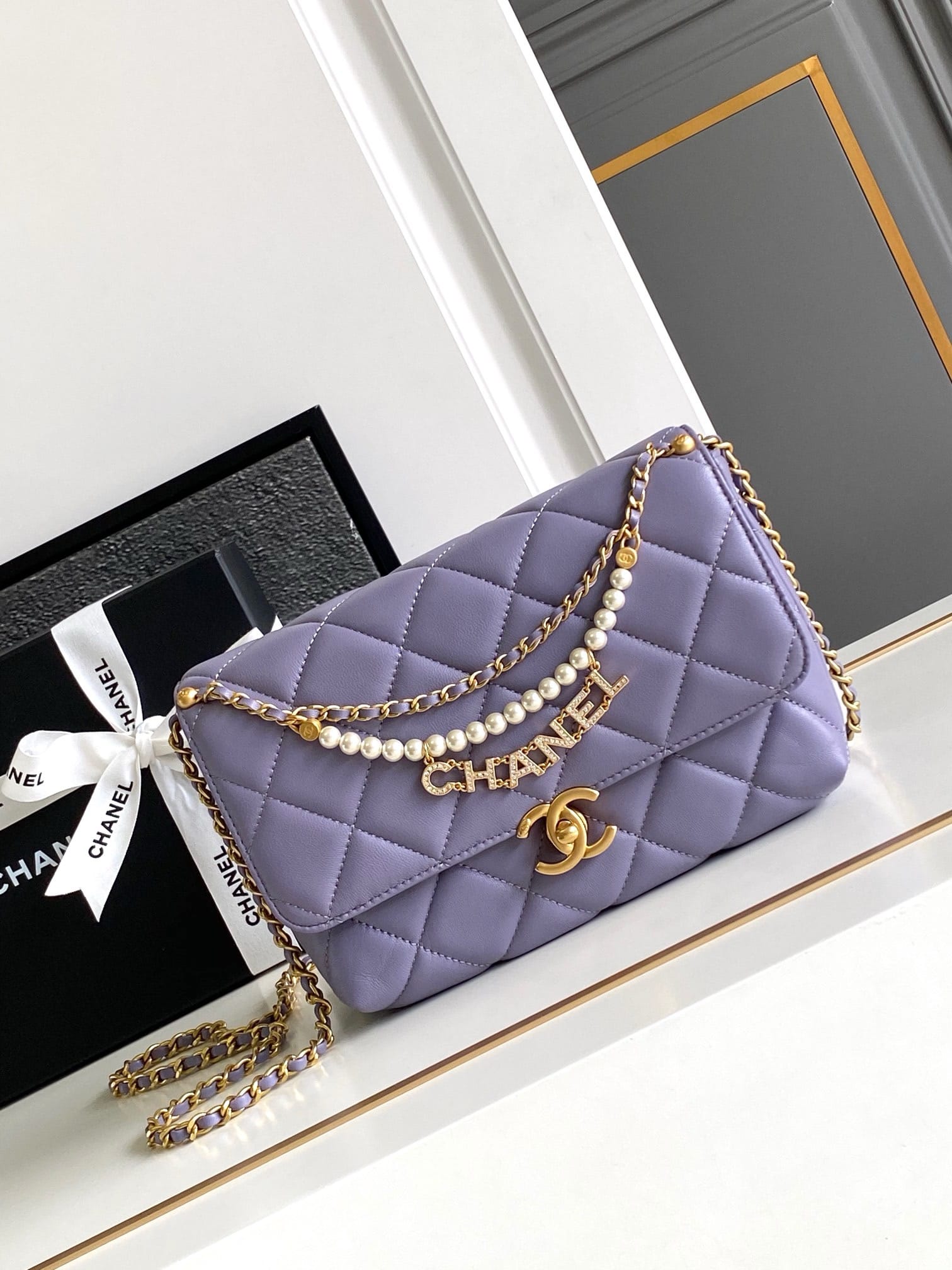 Small Flap bag Chanel AS4987.2