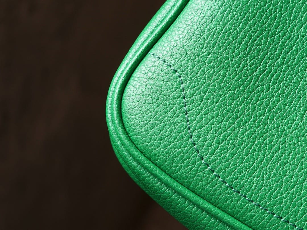 Aphrodite Gucci 739076