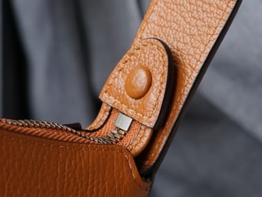 Aphrodite Gucci 739076.1