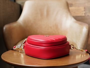 Interlocking Gucci 751628