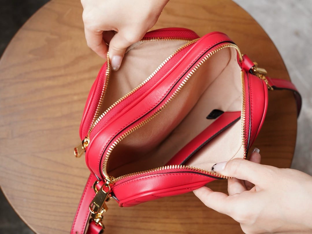 Interlocking Gucci 751628