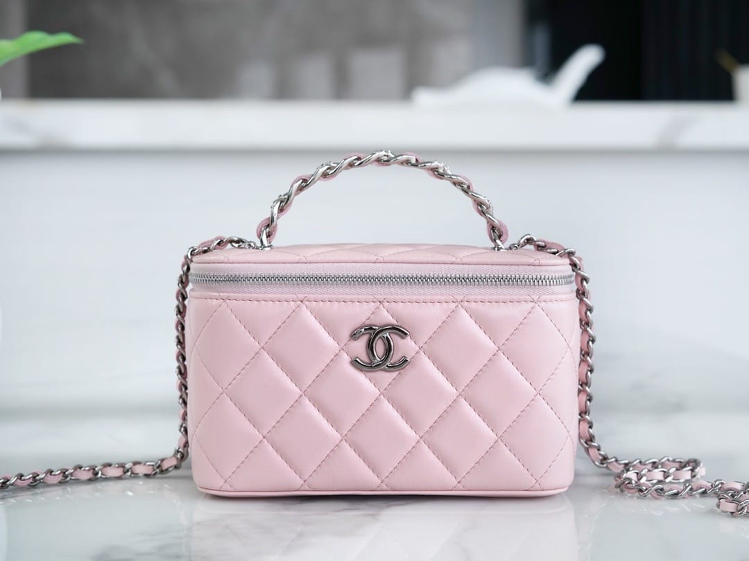 Vanity 23K Chanel C03