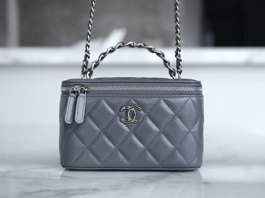 Vanity 23K Chanel C05