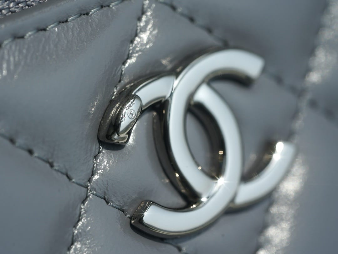 Vanity 23K Chanel C05