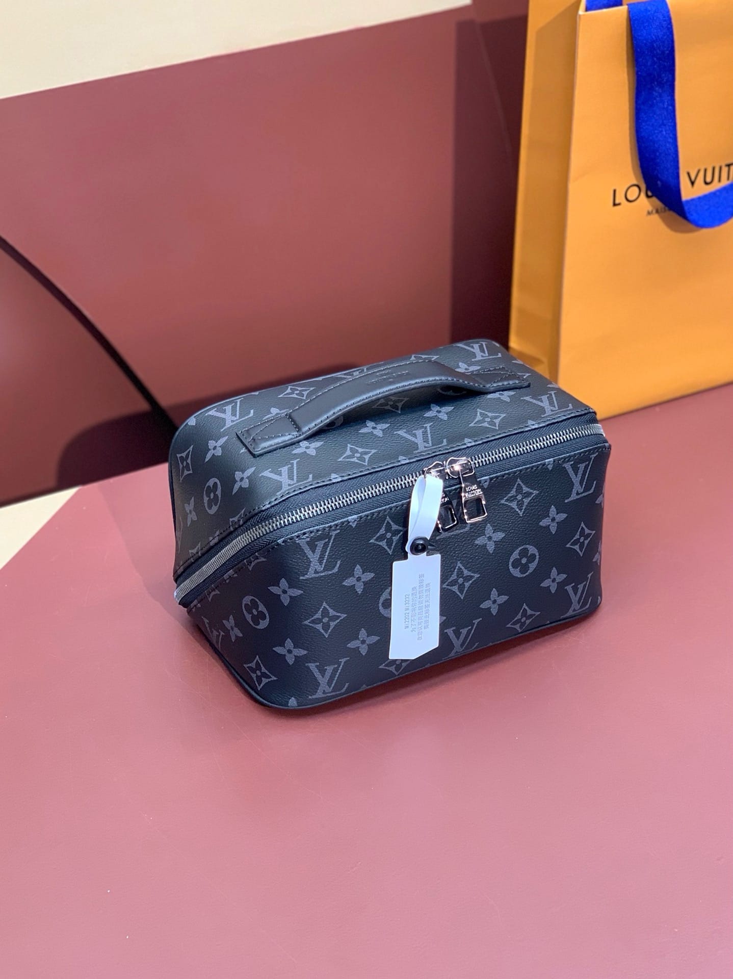 Toiletry Bag Louis Vuitton M11508.2