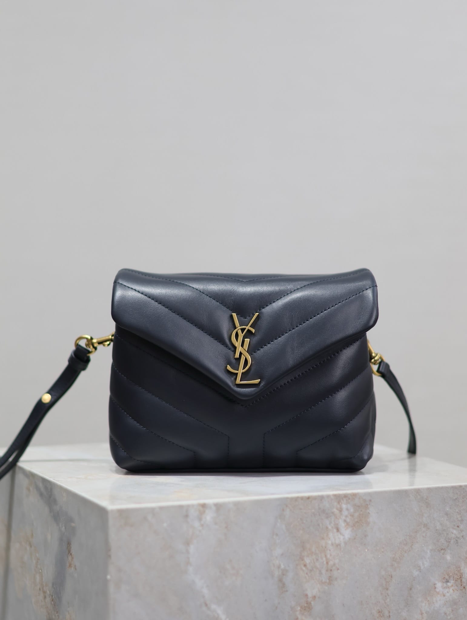 Loulou 20cm Saint Laurent 467072.9