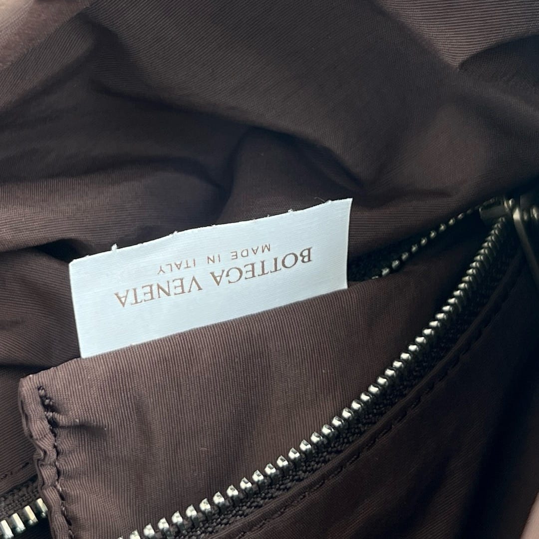 Postino Bottega Veneta 776524.1