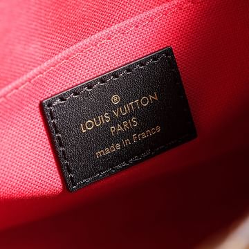 OnTheGo BB Louis Vuitton M46839