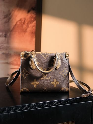 OnTheGo BB Louis Vuitton M46839