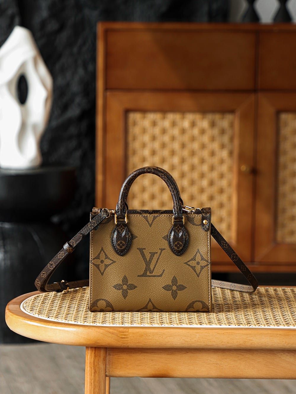 OnTheGo BB Louis Vuitton M46839