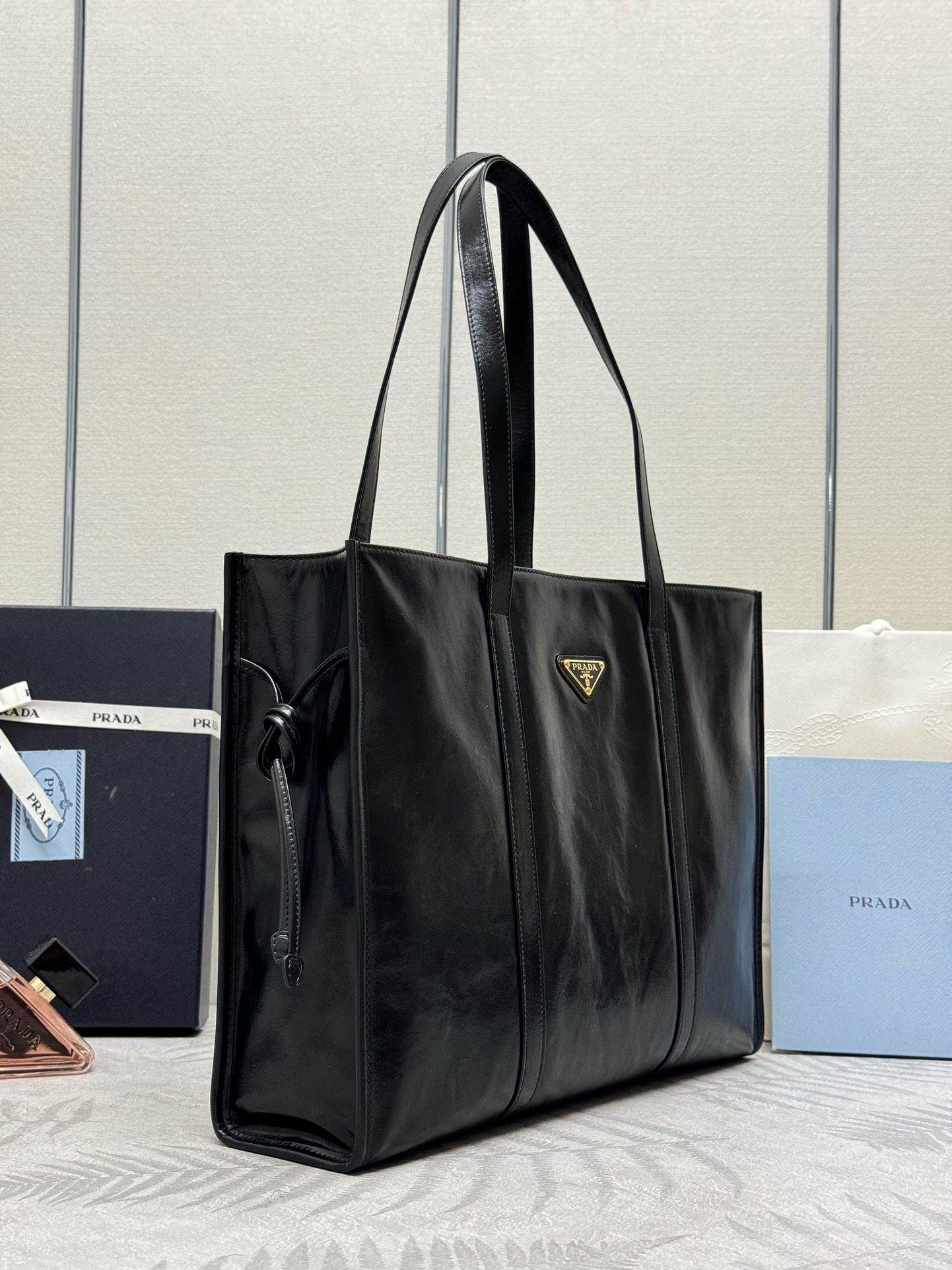 Prada tote bag leather deals