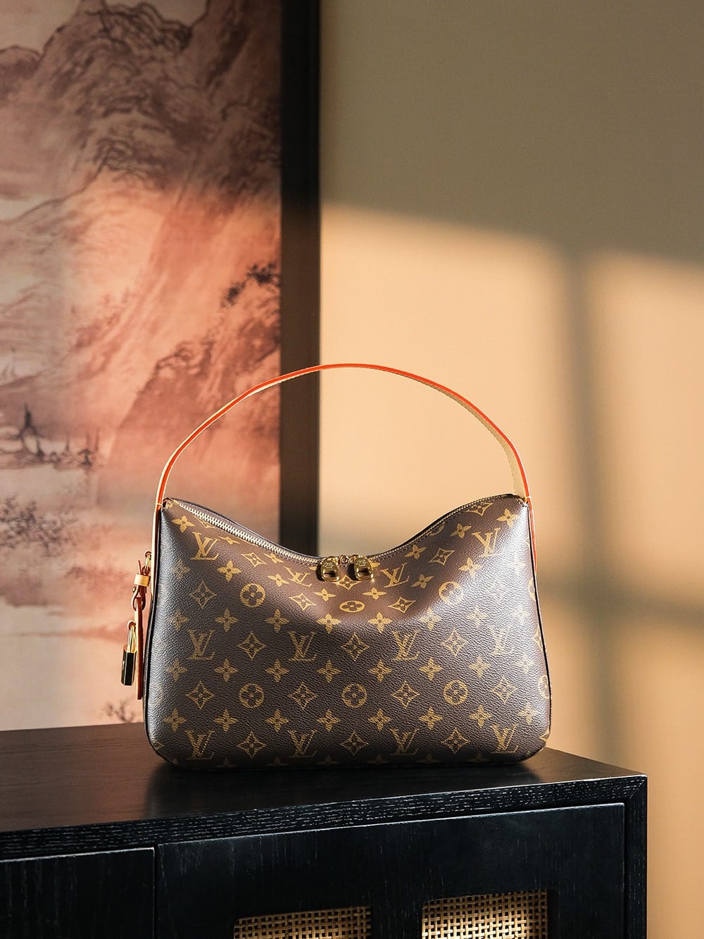 Slouchy Louis Vuitton M12098