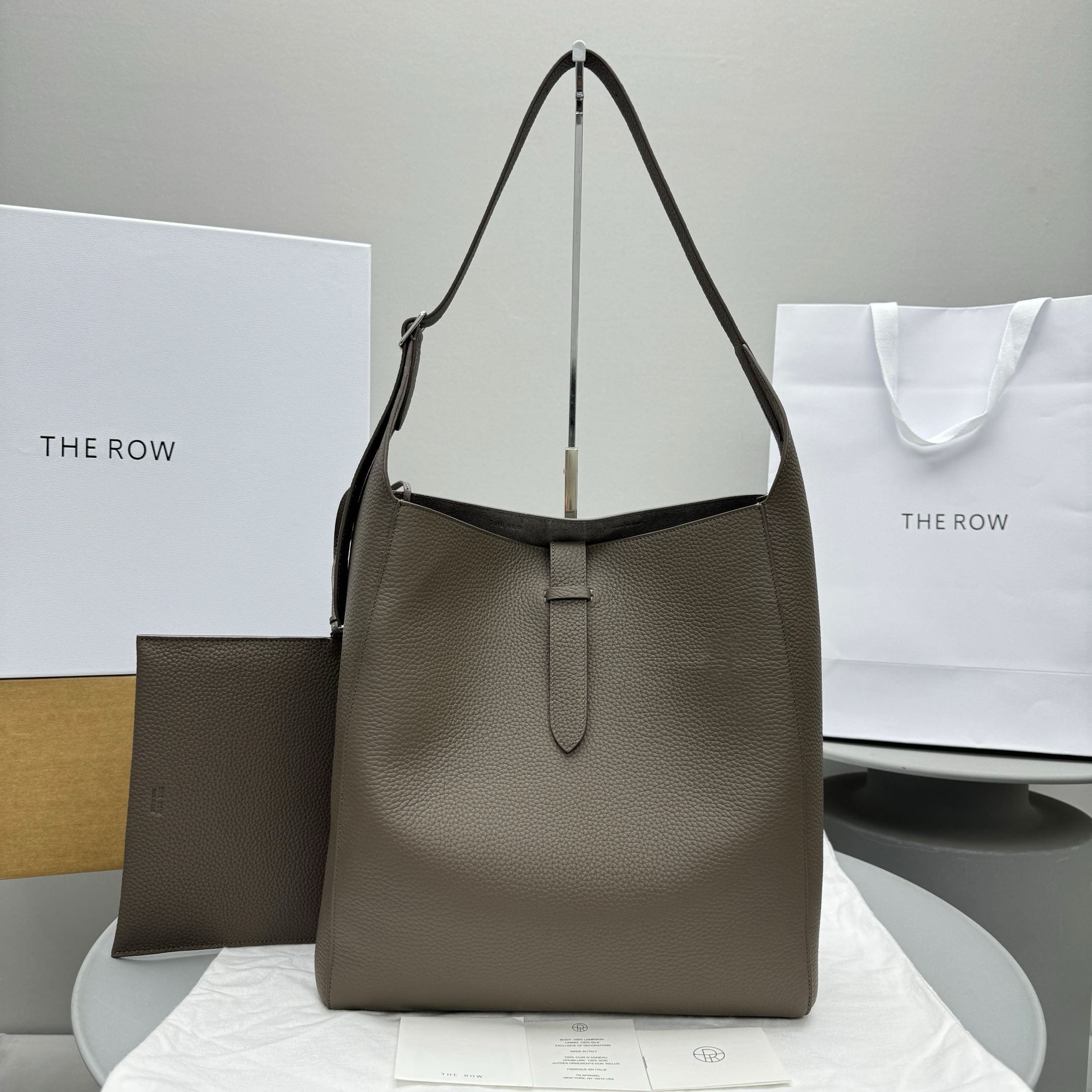 Blake hobo The Row 1726.1