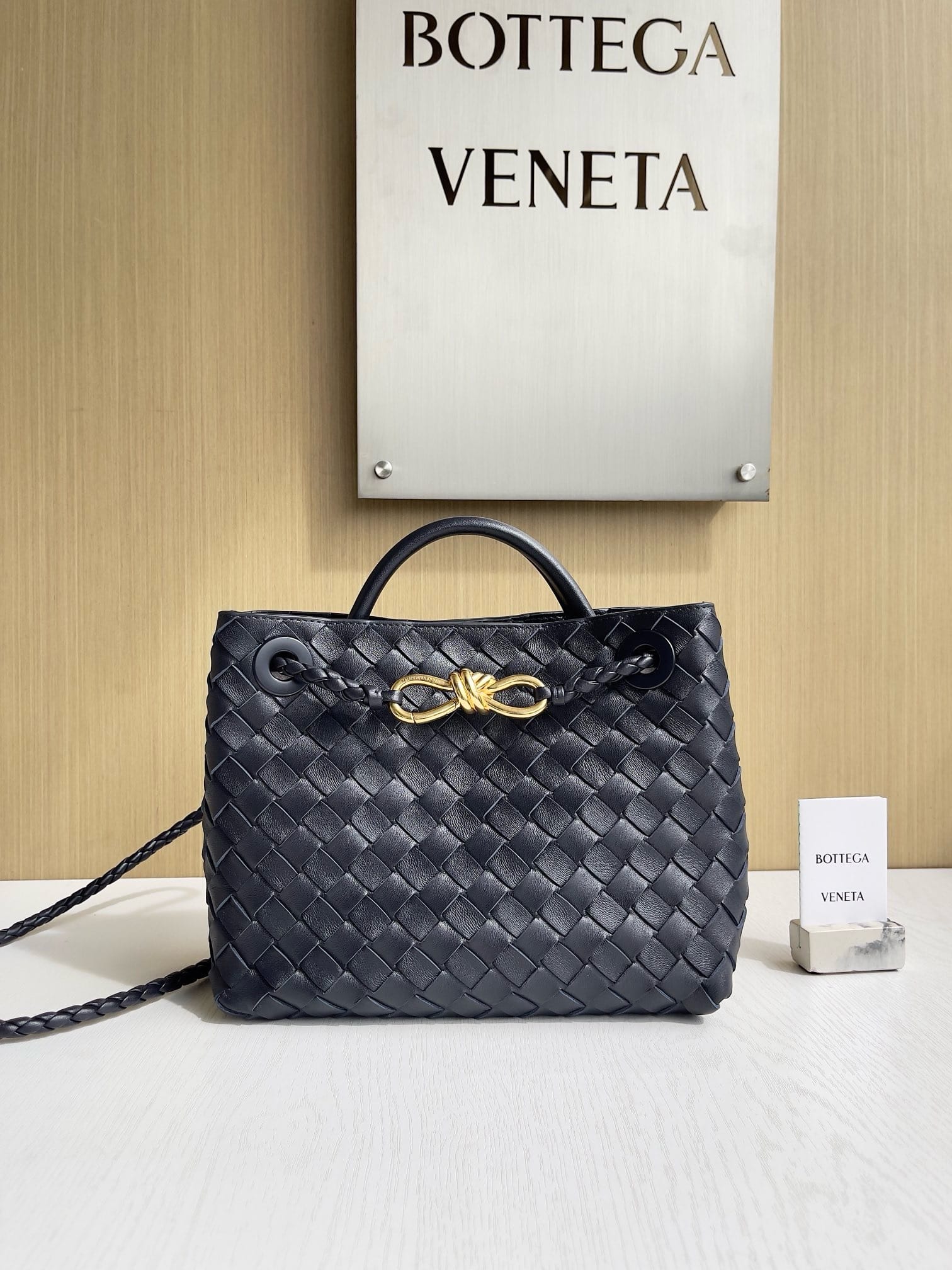 Andiamo Bottega Veneta 743568.33