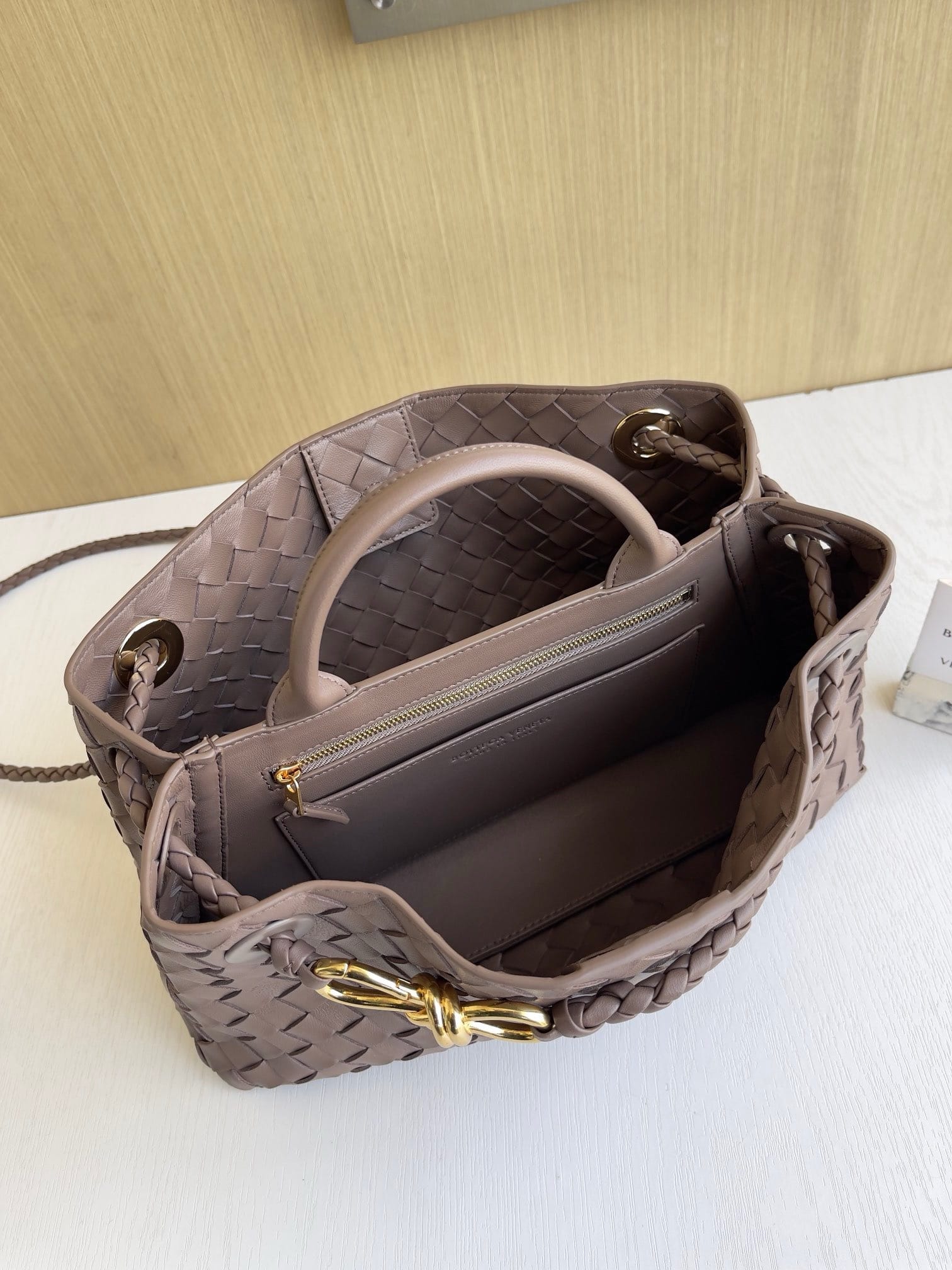 Andiamo East-west Bottega Veneta 754990.1