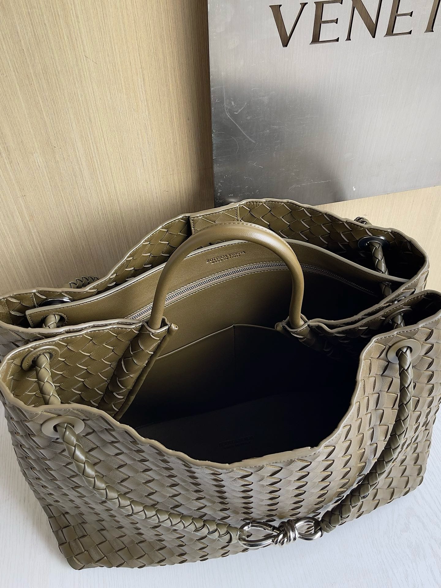 Andiamo Bottega Veneta 743575.111