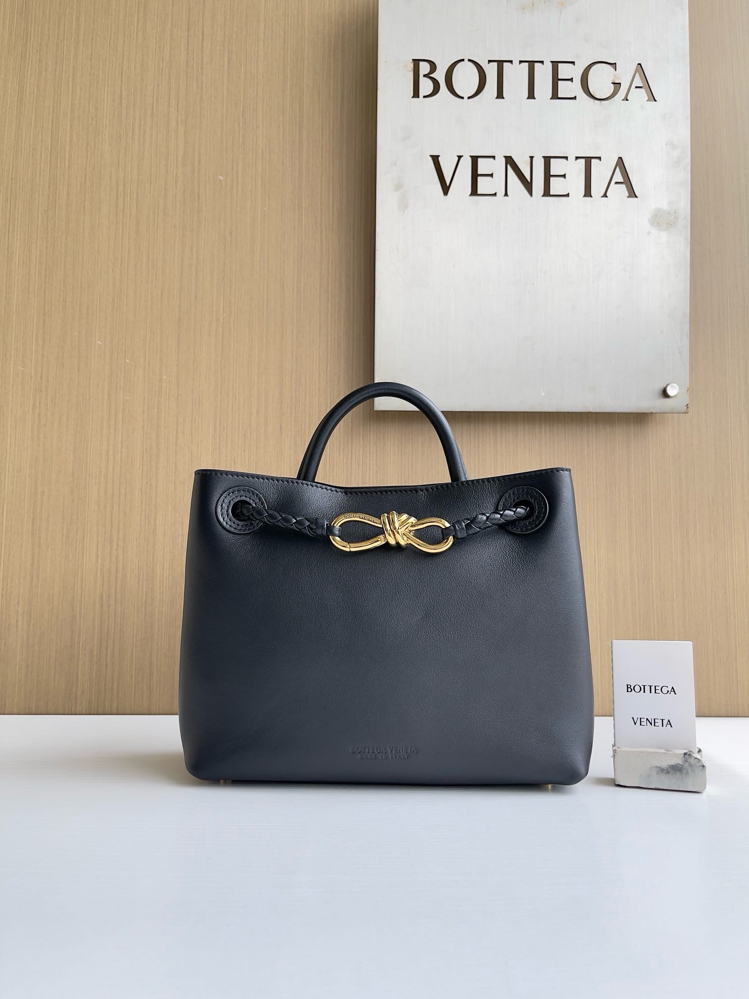 Andiamo Bottega Veneta 743568.423e