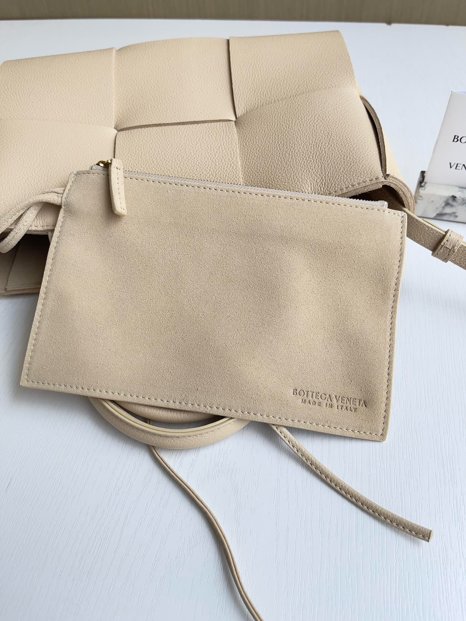 Arco tote Bottega Veneta 709337.2