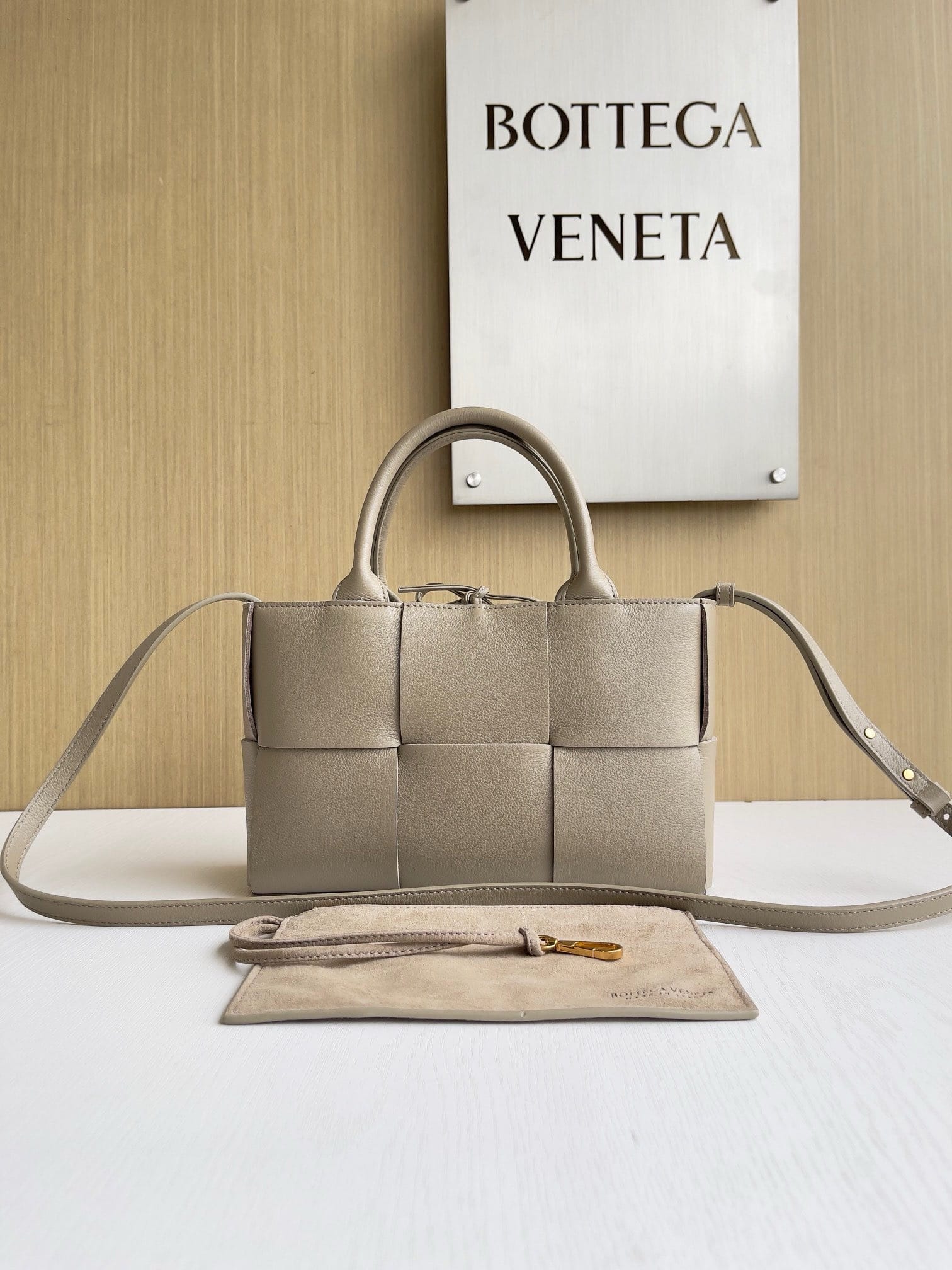Arco tote Bottega Veneta 709337.6