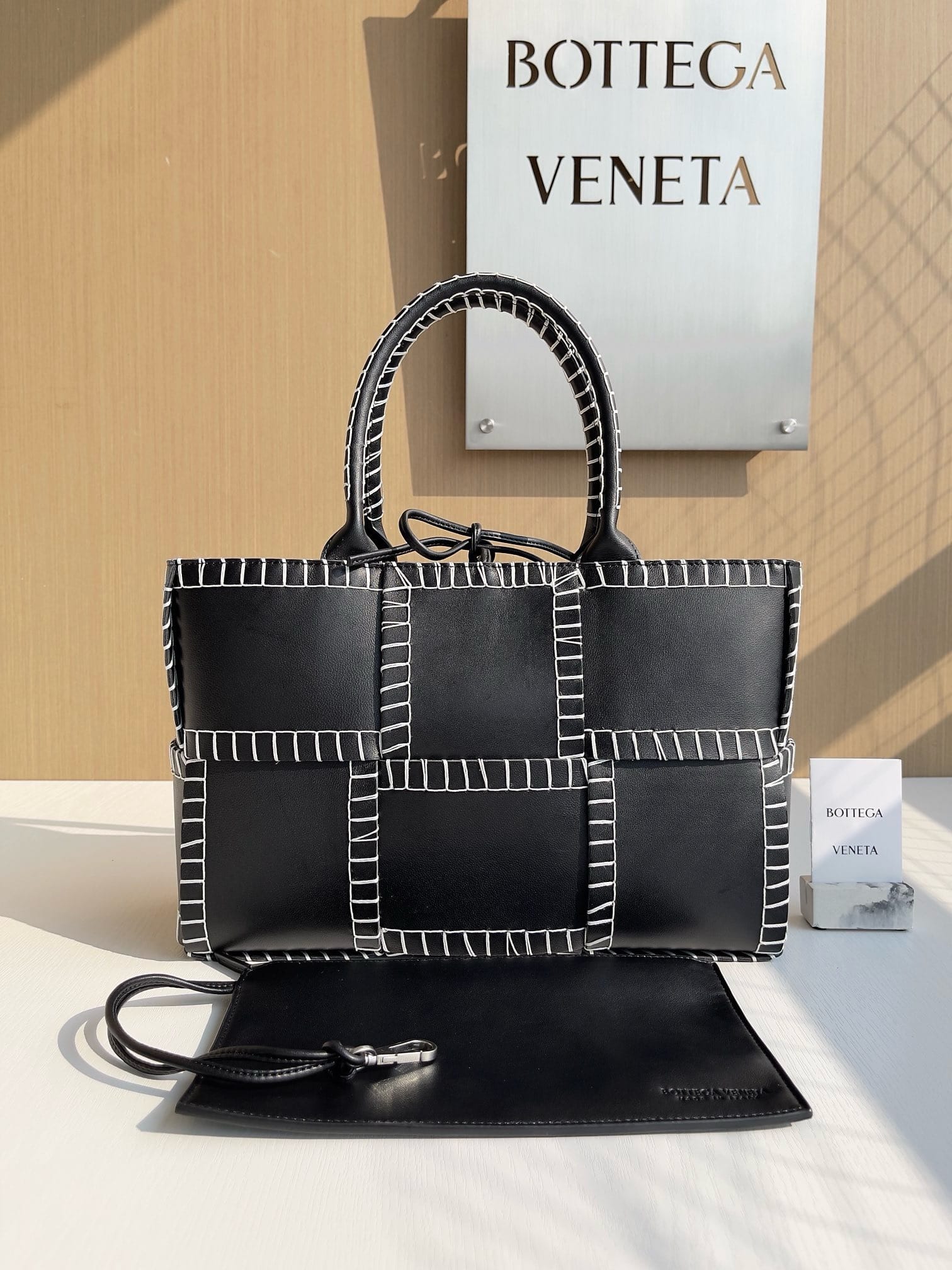 Arco tote Bottega Veneta 652867.6