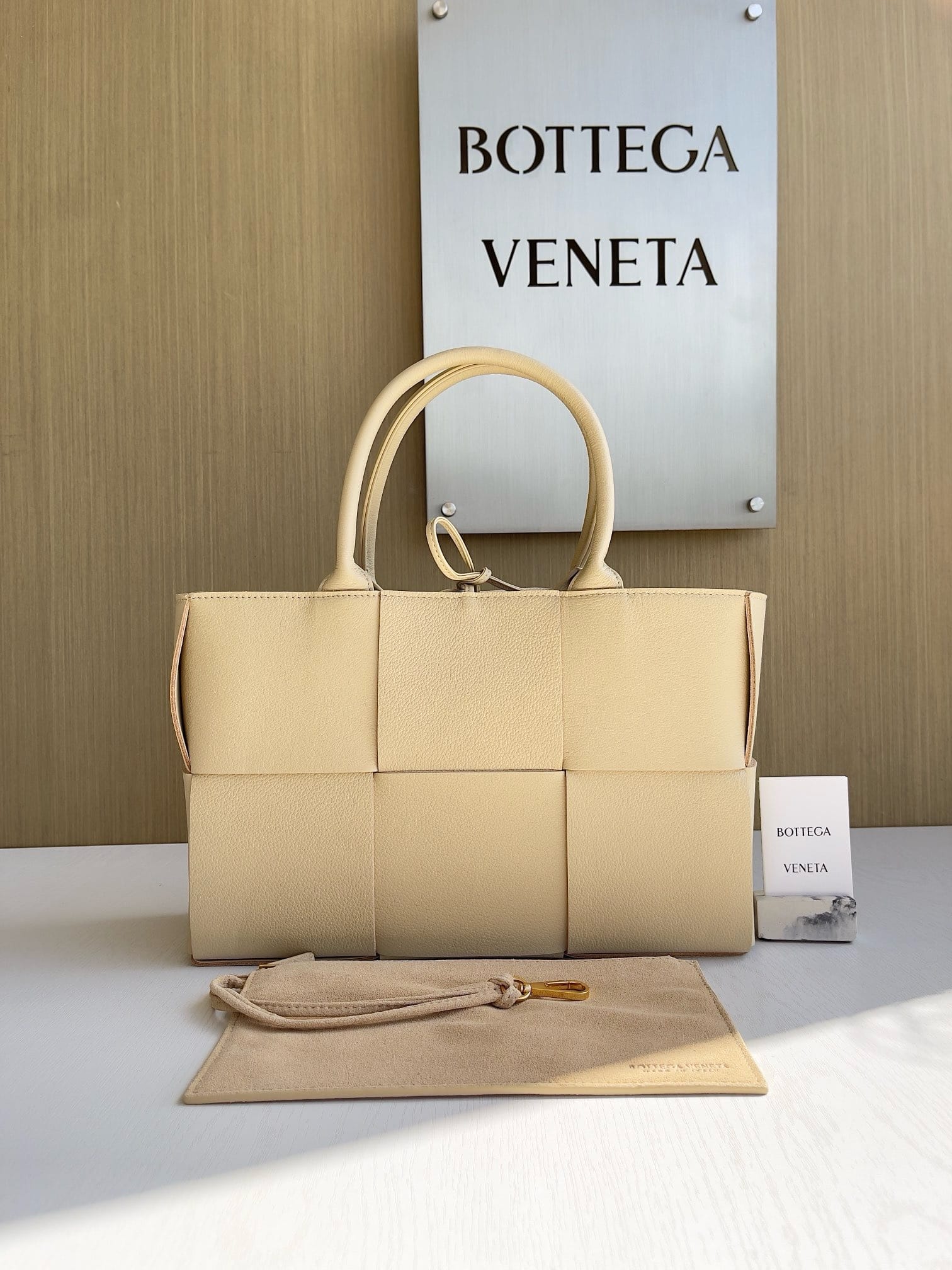 Arco tote Bottega Veneta 652867.17