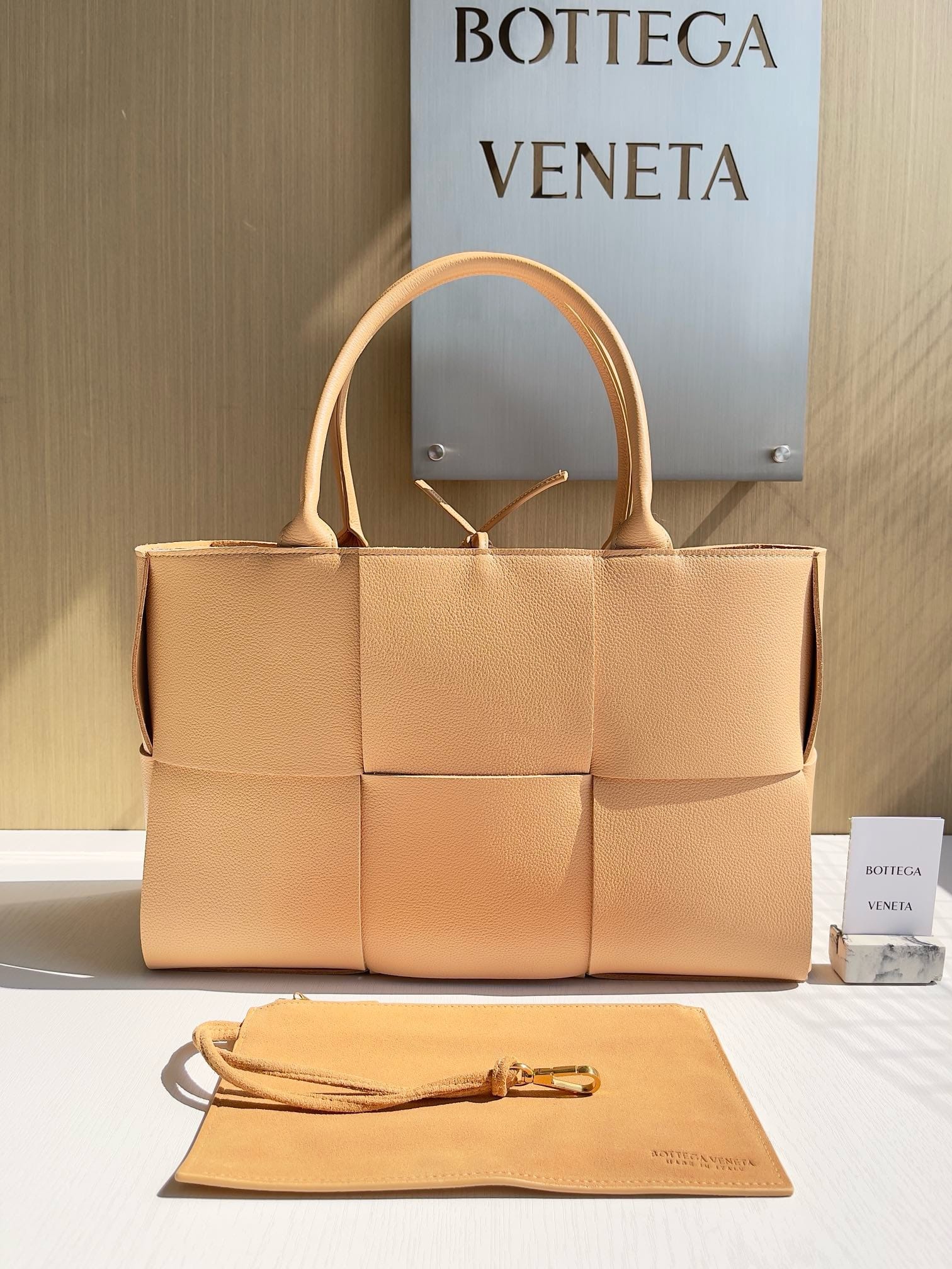 Arco tote Bottega Veneta 652867.37