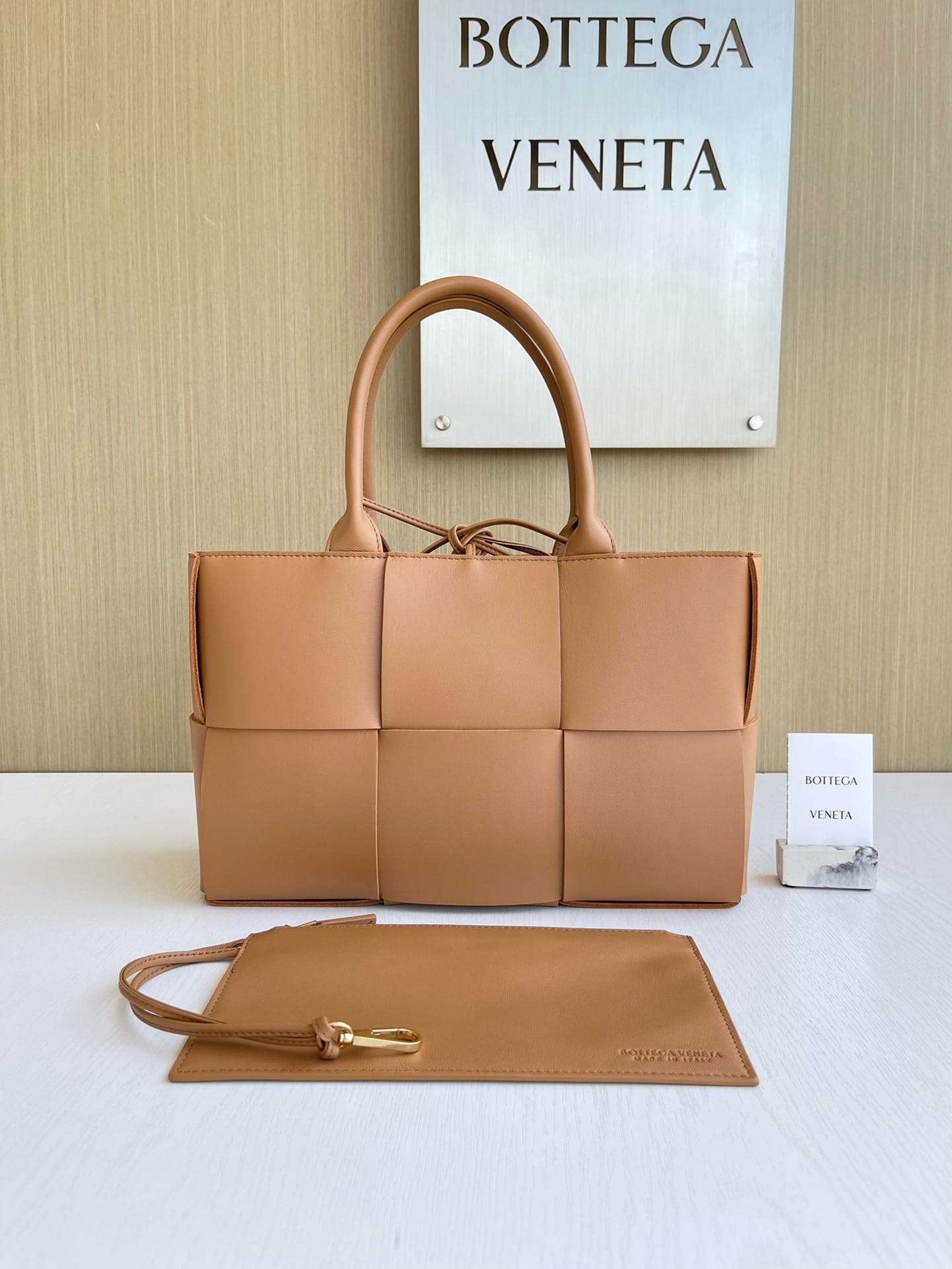 Arco tote Bottega Veneta 652867.439