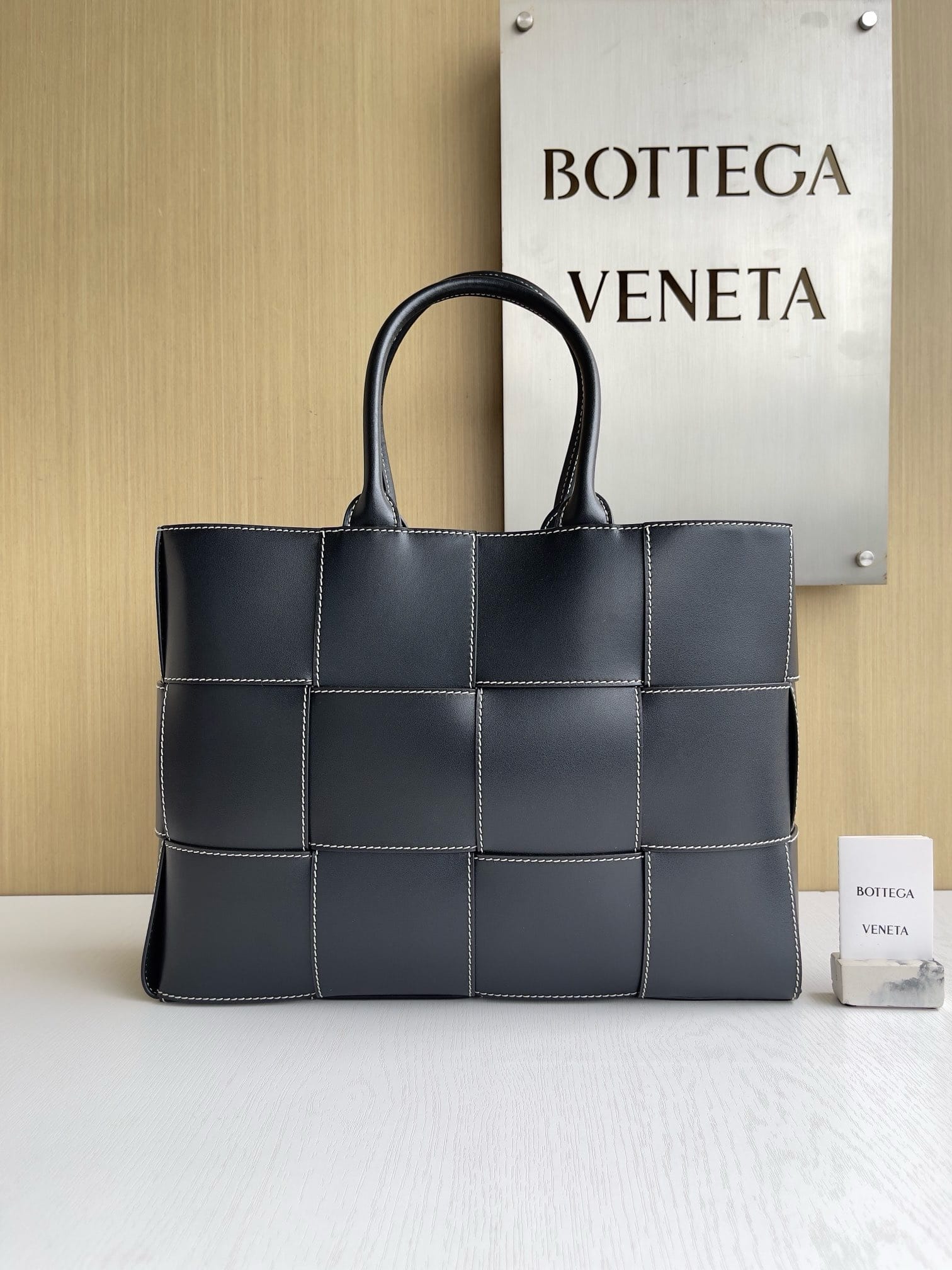 Arco tote Bottega Veneta 756682.1