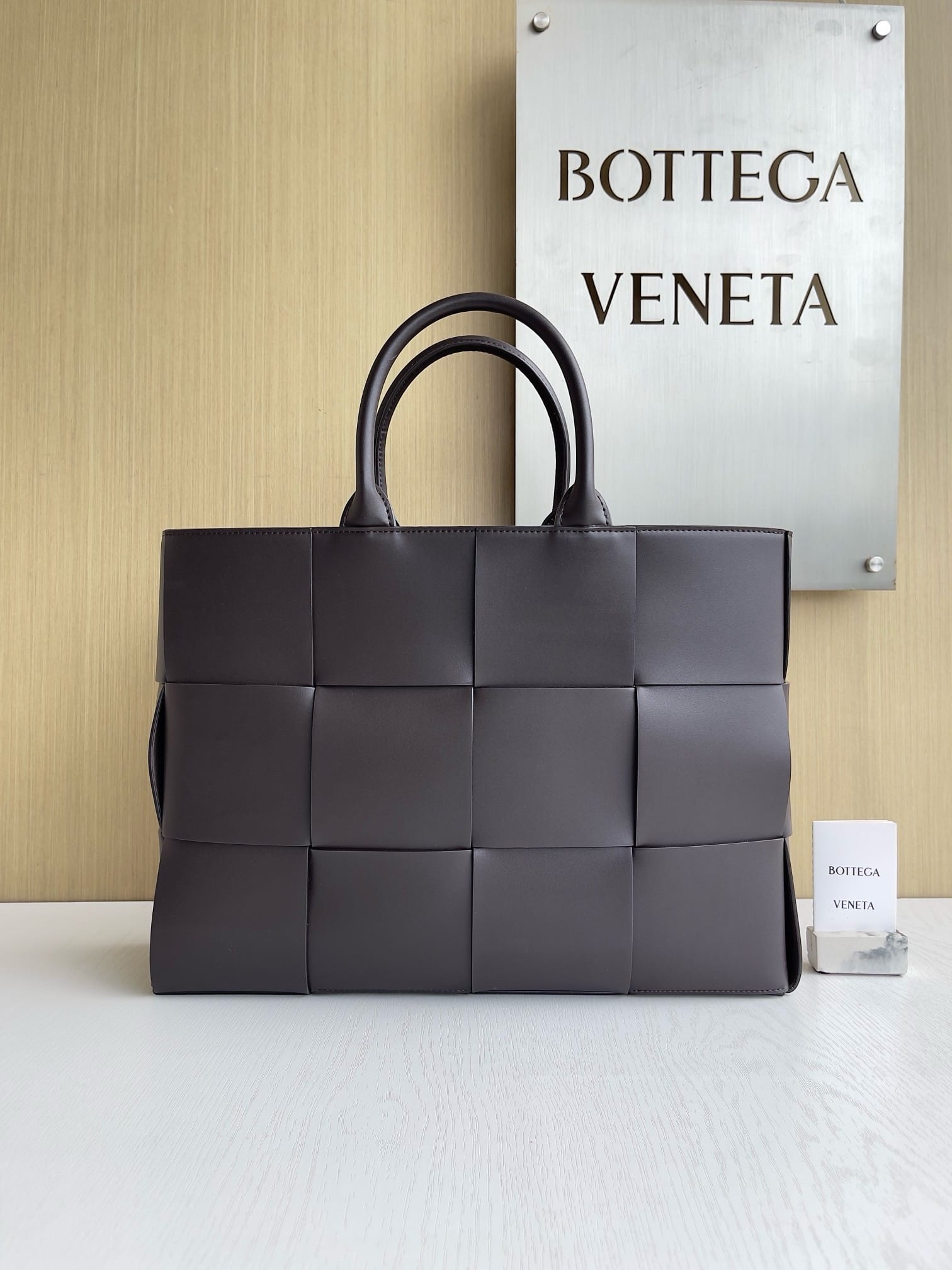 Arco tote Bottega Veneta 729244.3