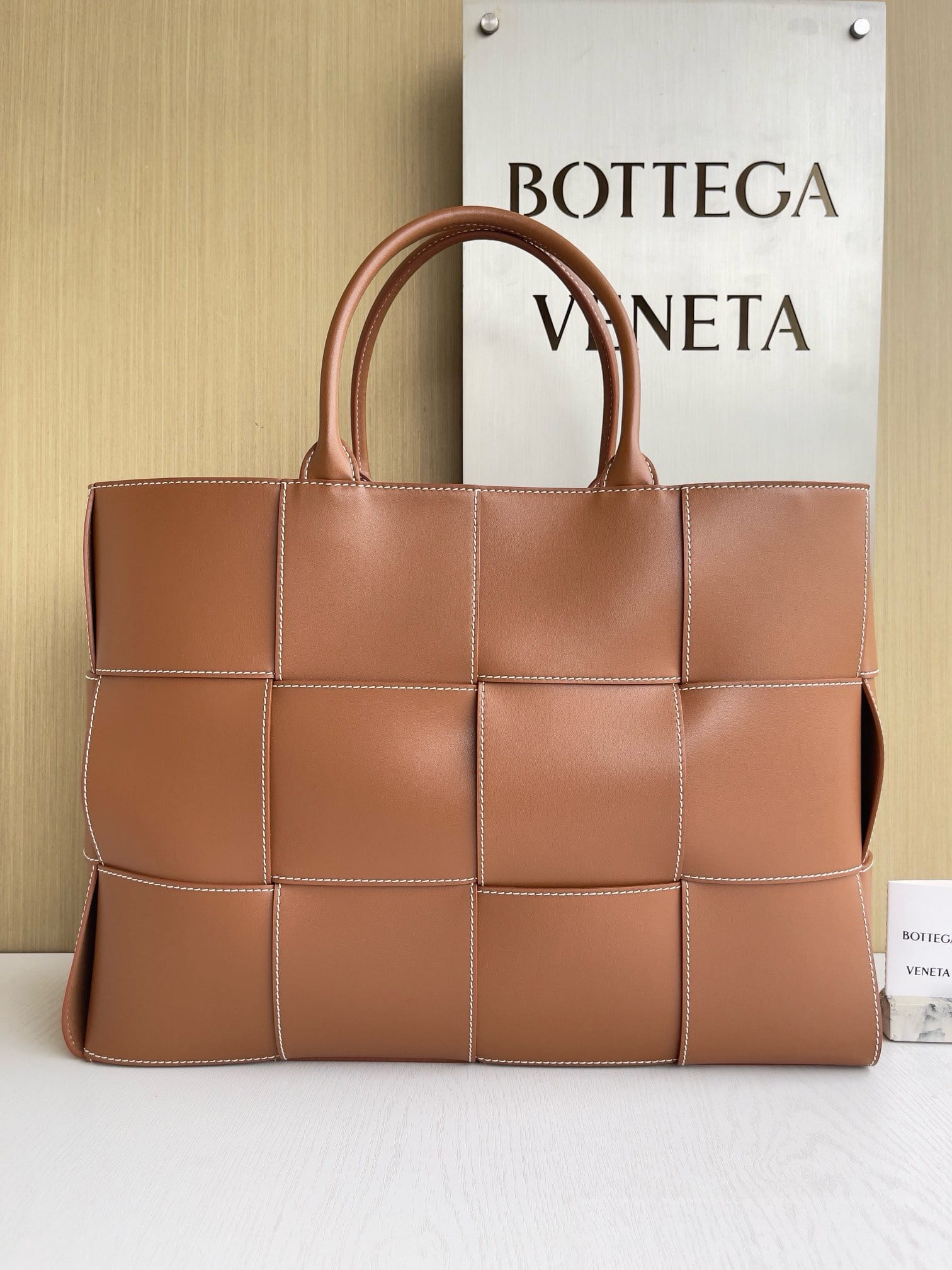 Arco tote Bottega Veneta 680165.2