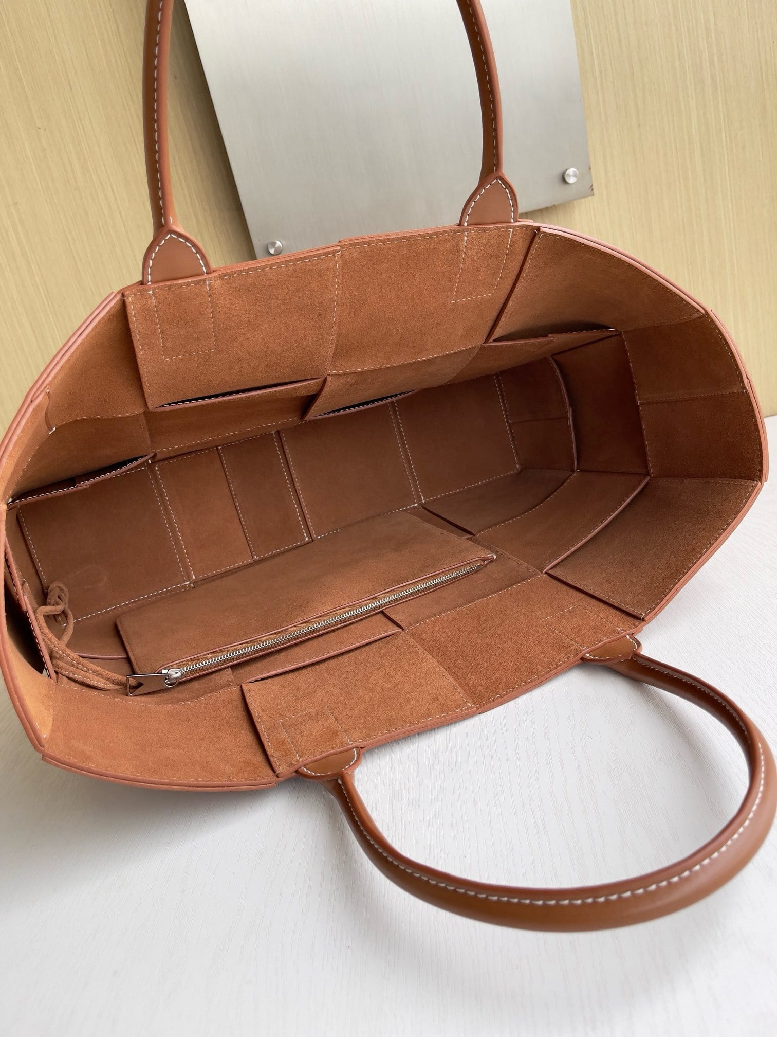 Arco tote Bottega Veneta 680165.2