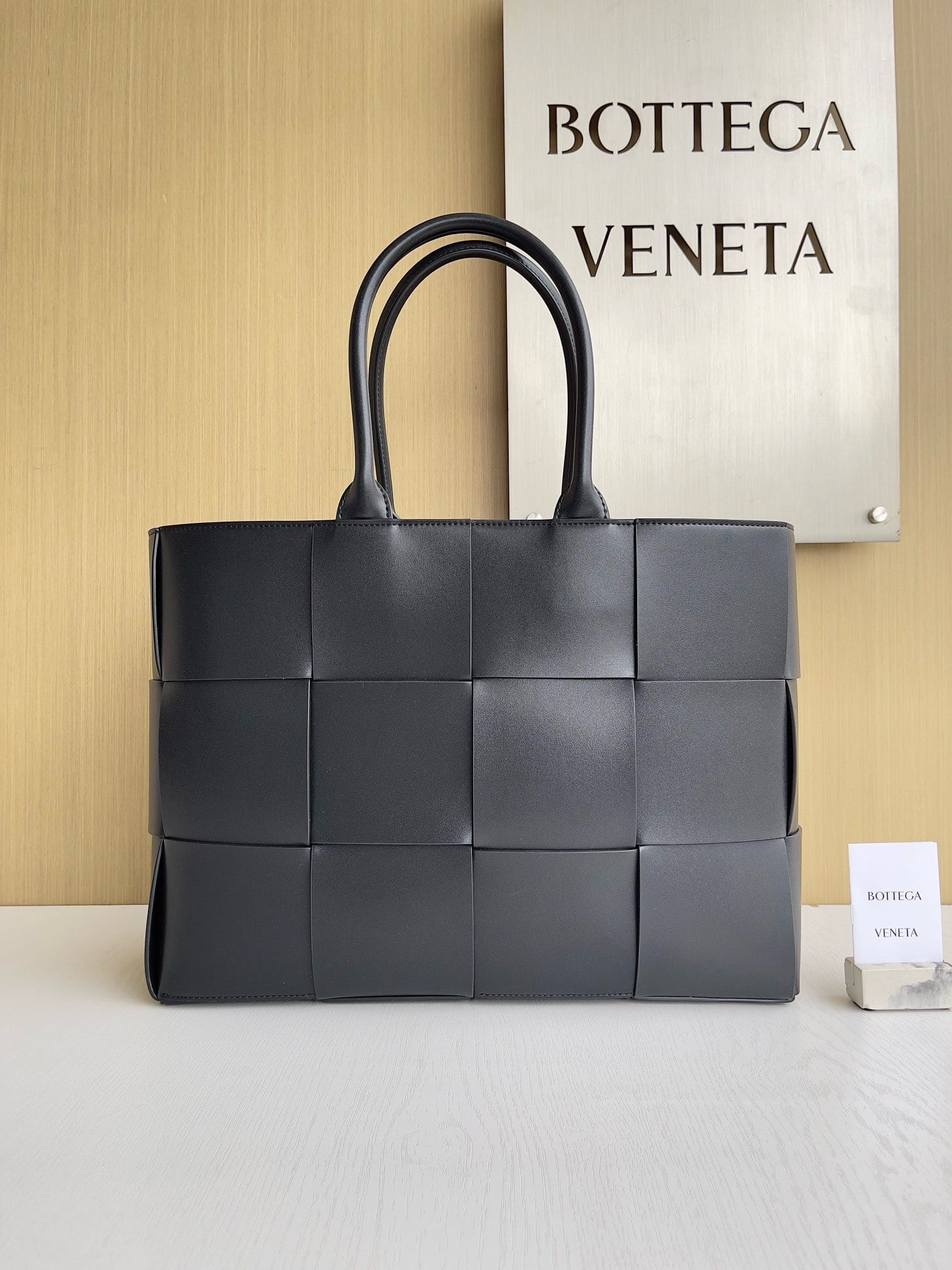 Arco tote Bottega Veneta 680165.4