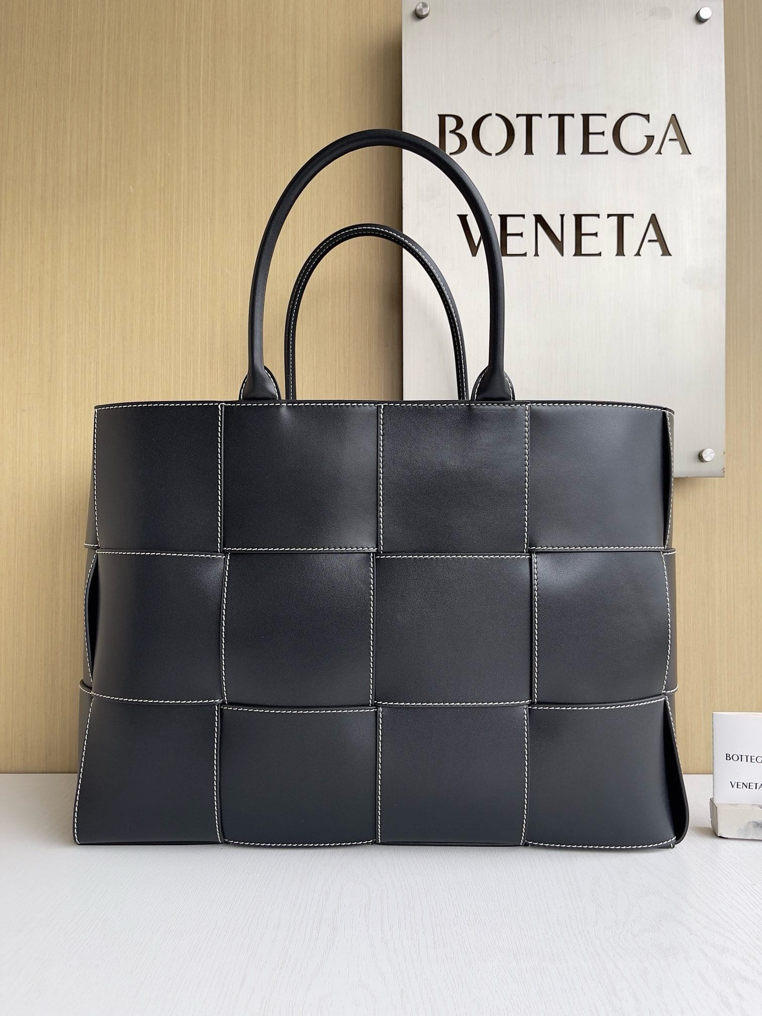 Arco tote Bottega Veneta 680165.7