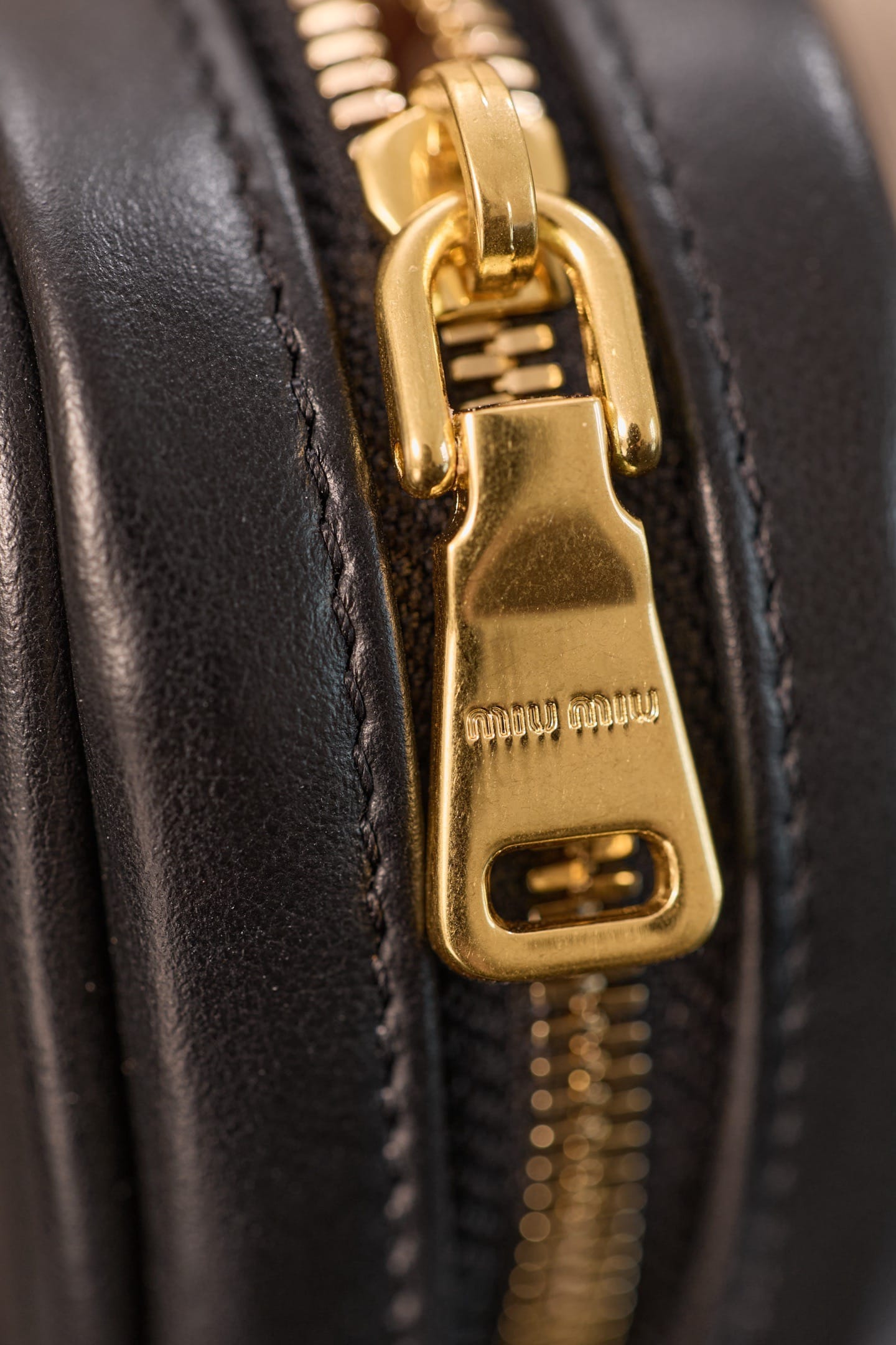 Leather micro bag Miu Miu 5NR036