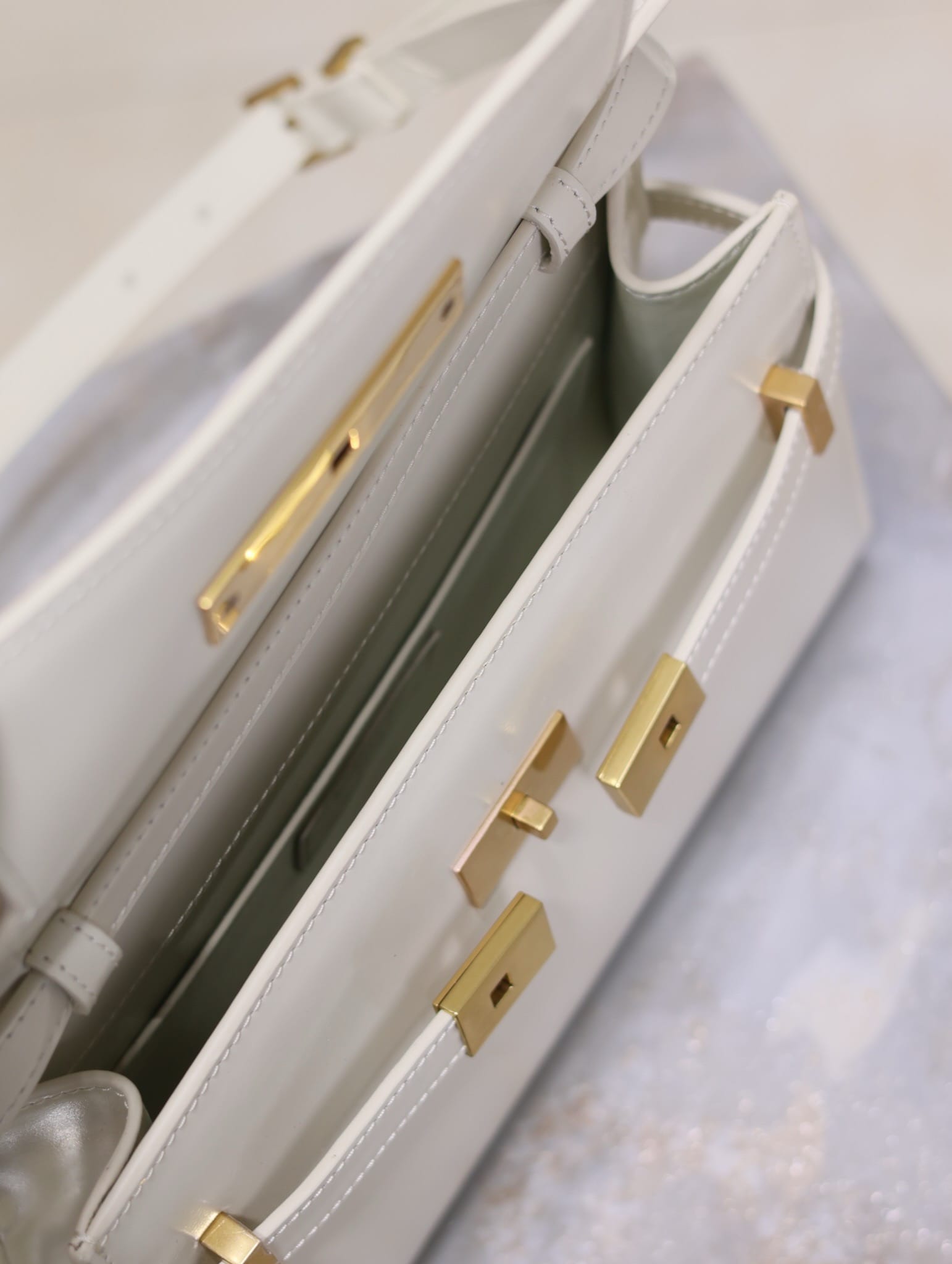 Manhattan 24cm Saint Laurent 675626.1