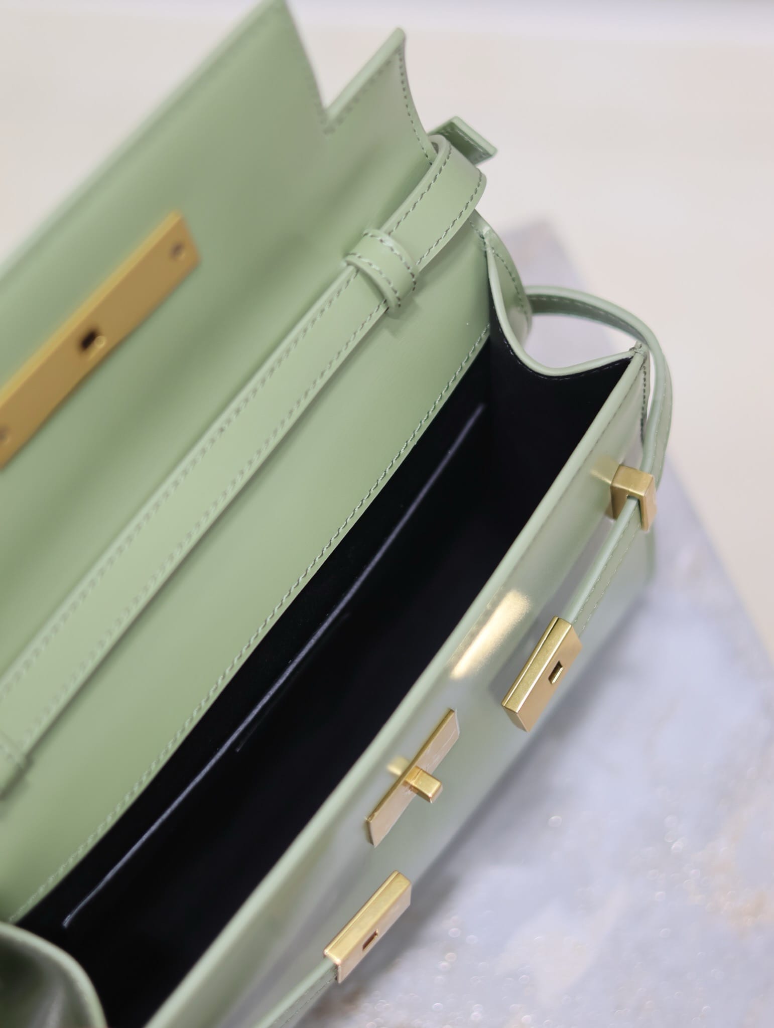 Manhattan 24cm Saint Laurent 675626.3