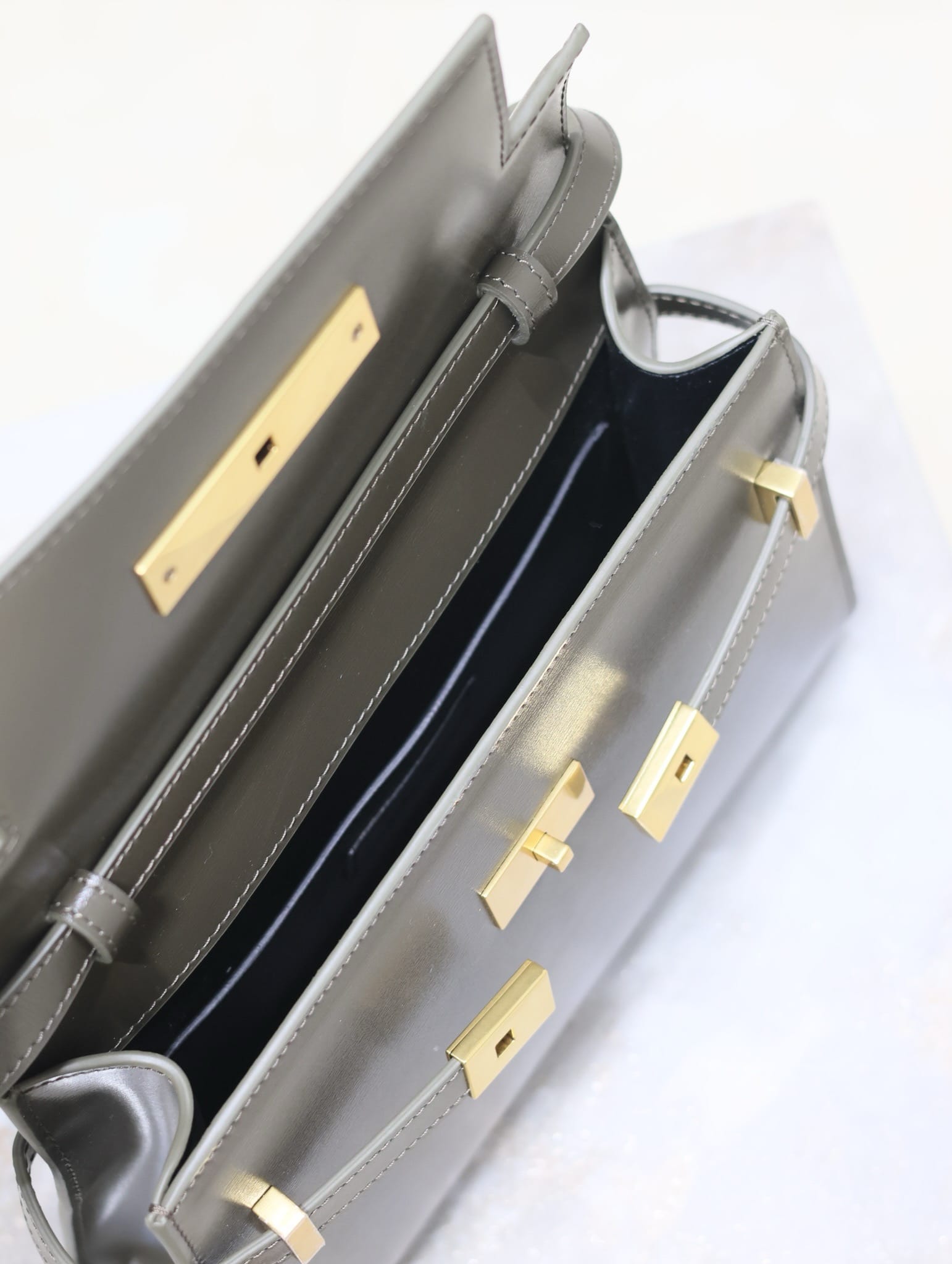 Manhattan 24cm Saint Laurent 675626.4