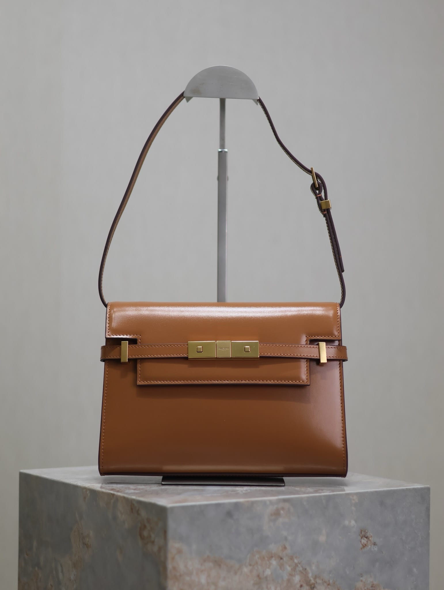 Manhattan 24cm Saint Laurent 675626.5