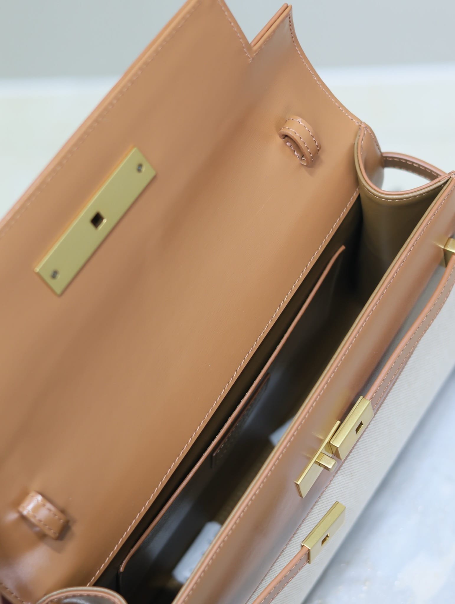 Manhattan 29cm Saint Laurent 579271.7