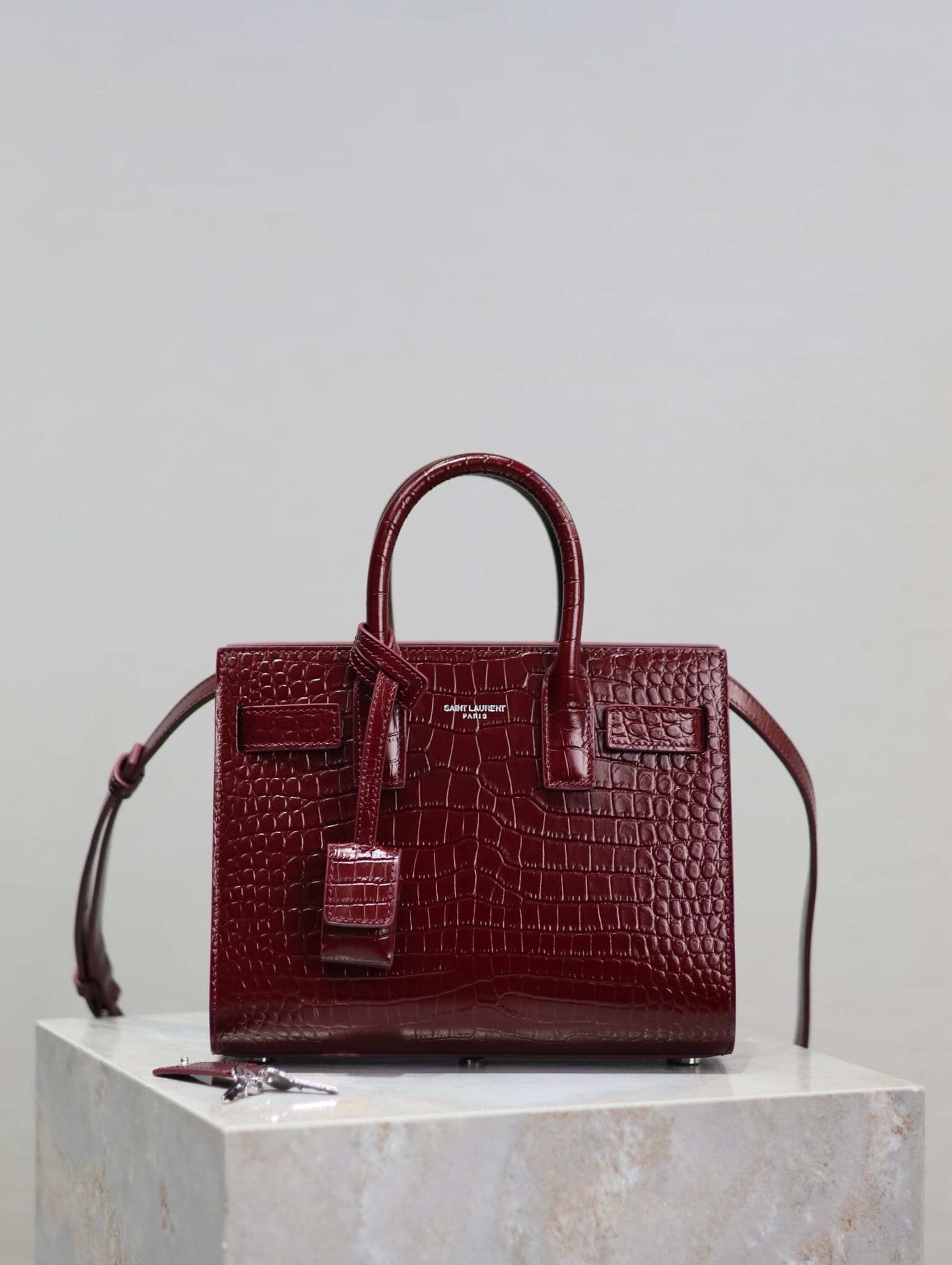 Le sac de jour 22cm Saint Laurent 392035.2