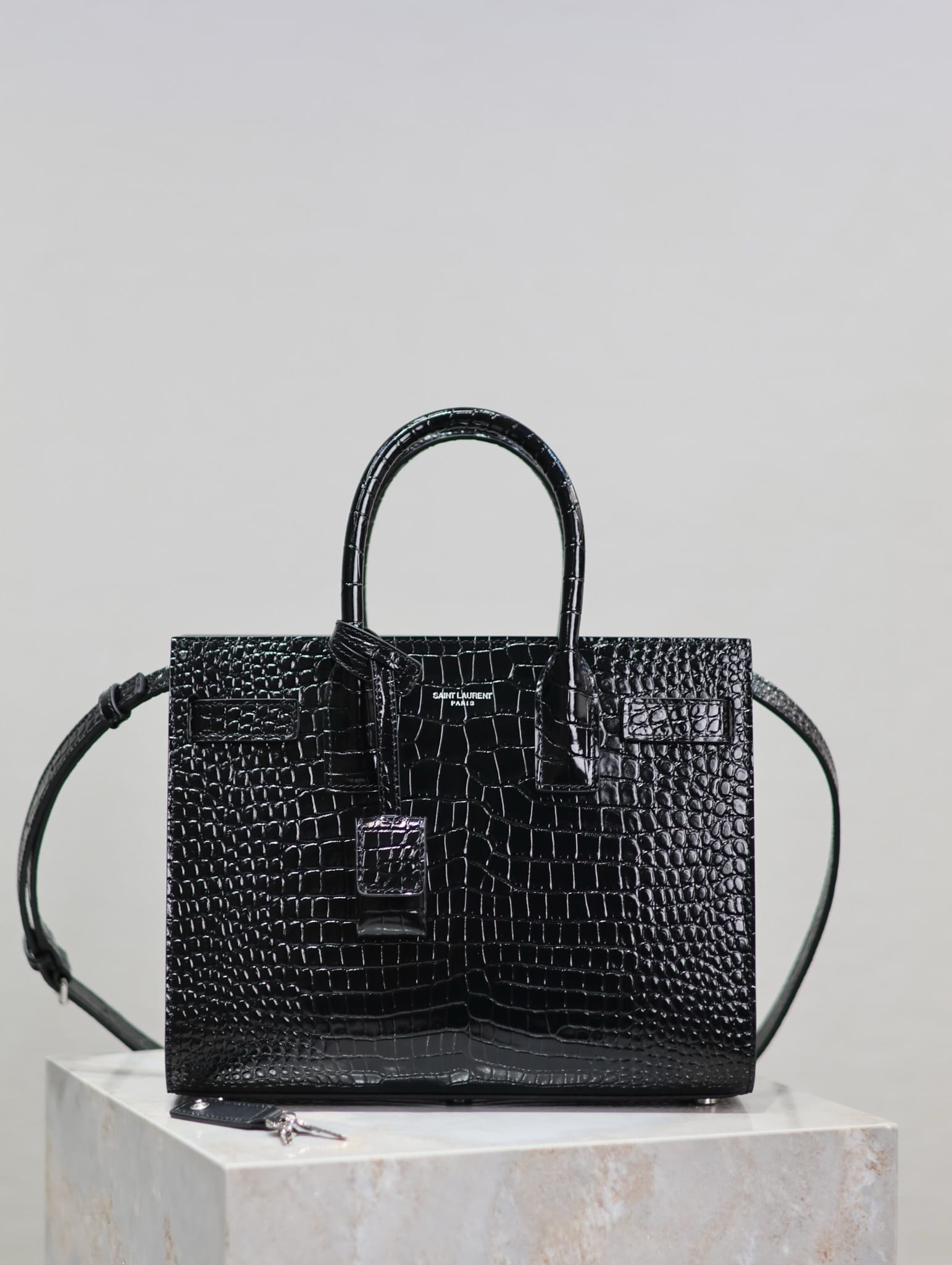 Le sac de jour 26cm Saint Laurent 421863.1