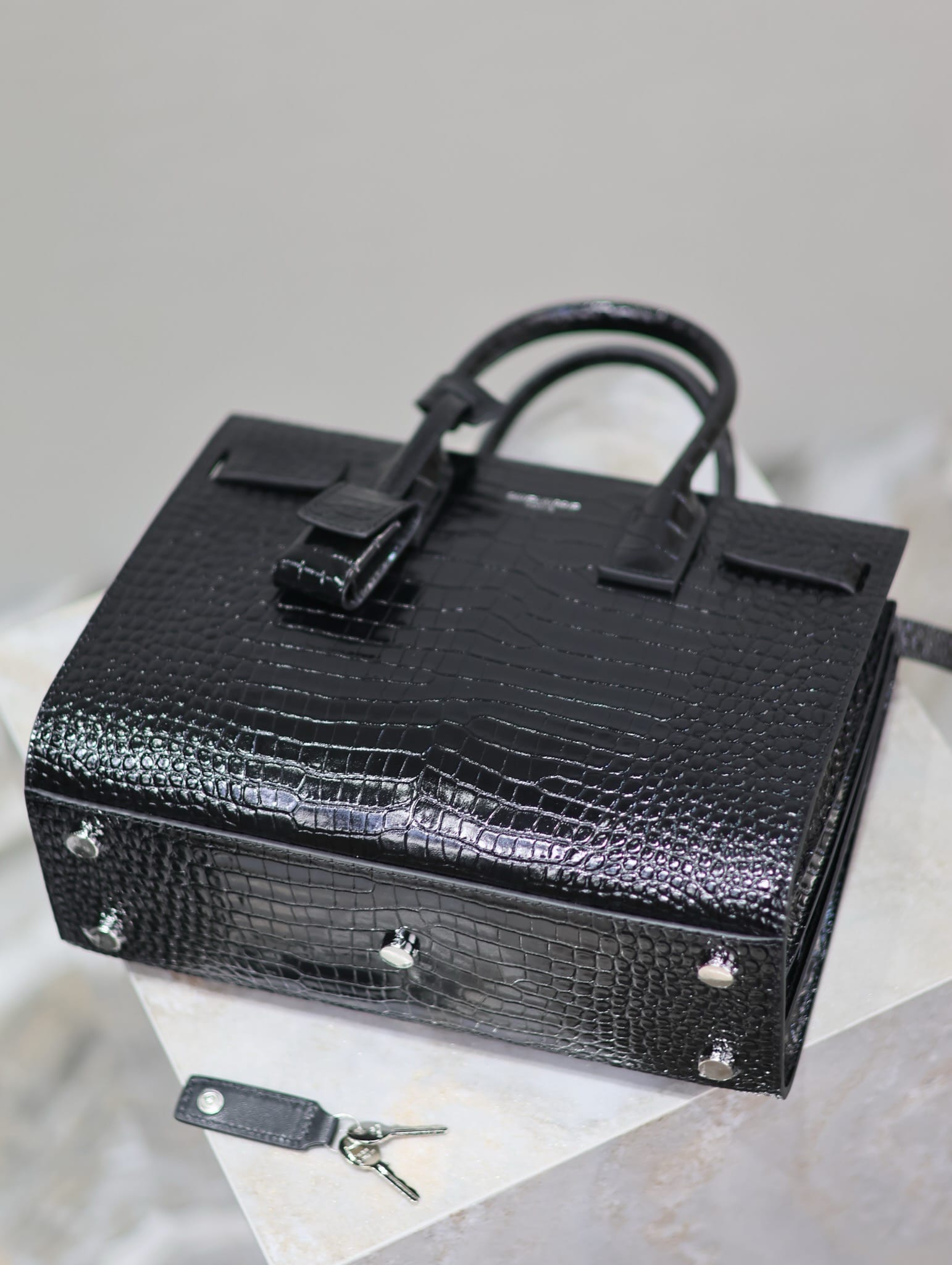 Le sac de jour 26cm Saint Laurent 421863.1