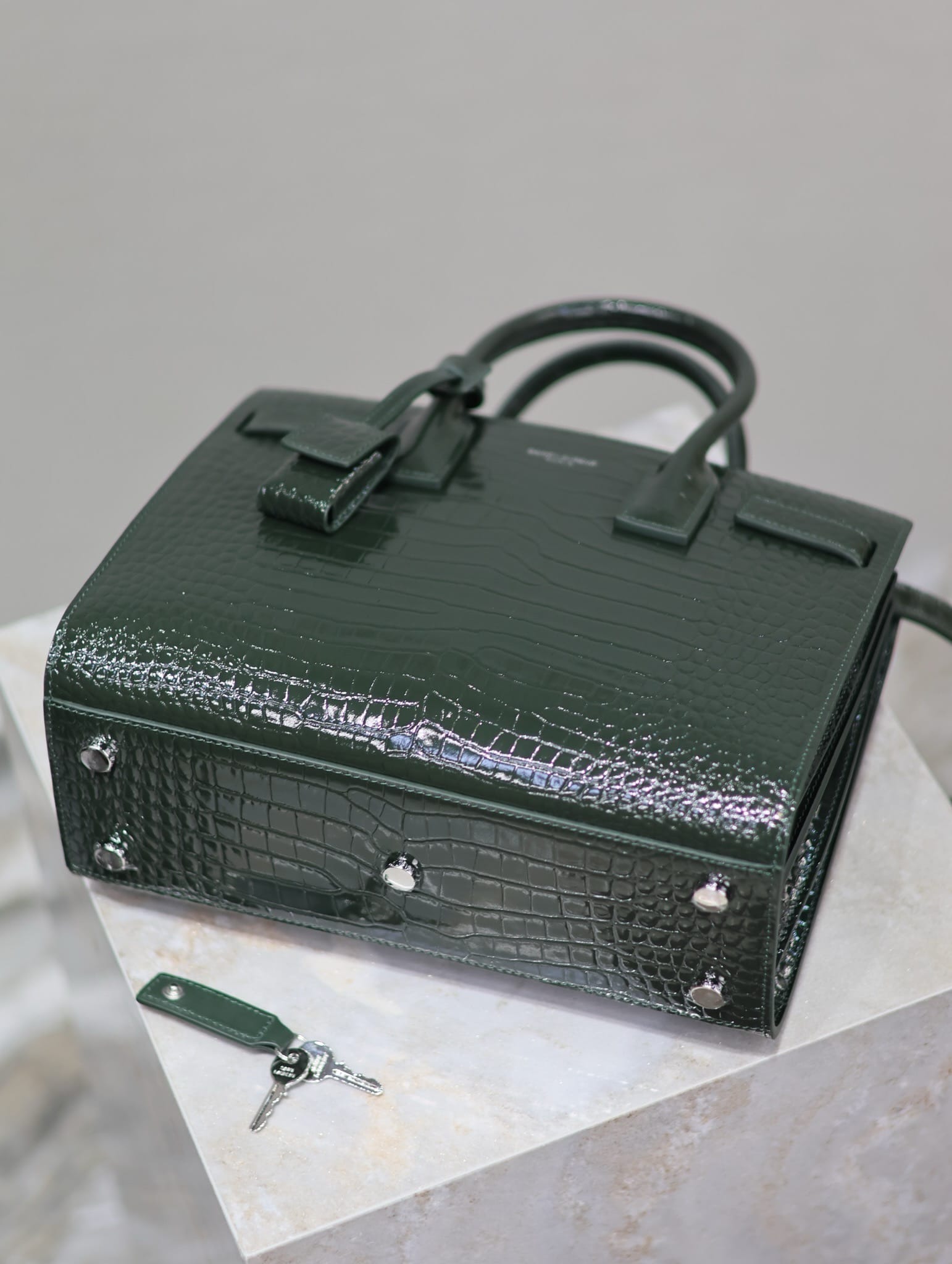 Le sac de jour 26cm Saint Laurent 421863.4