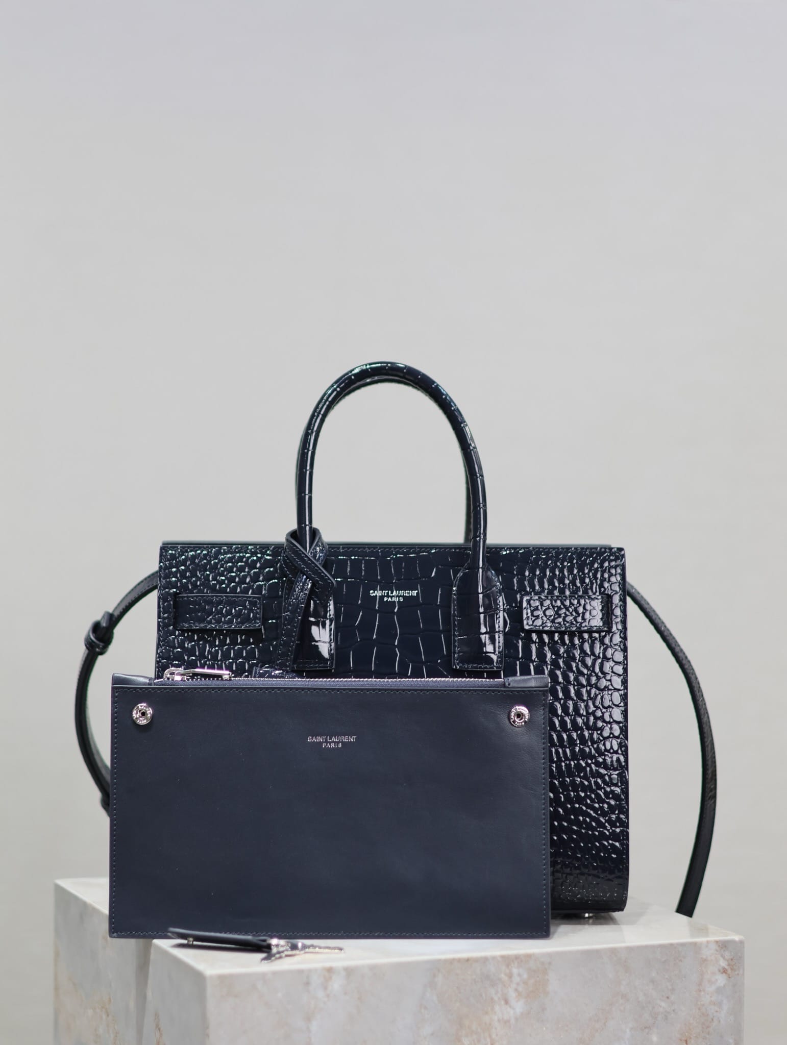 Le sac de jour 26cm Saint Laurent 421863.7