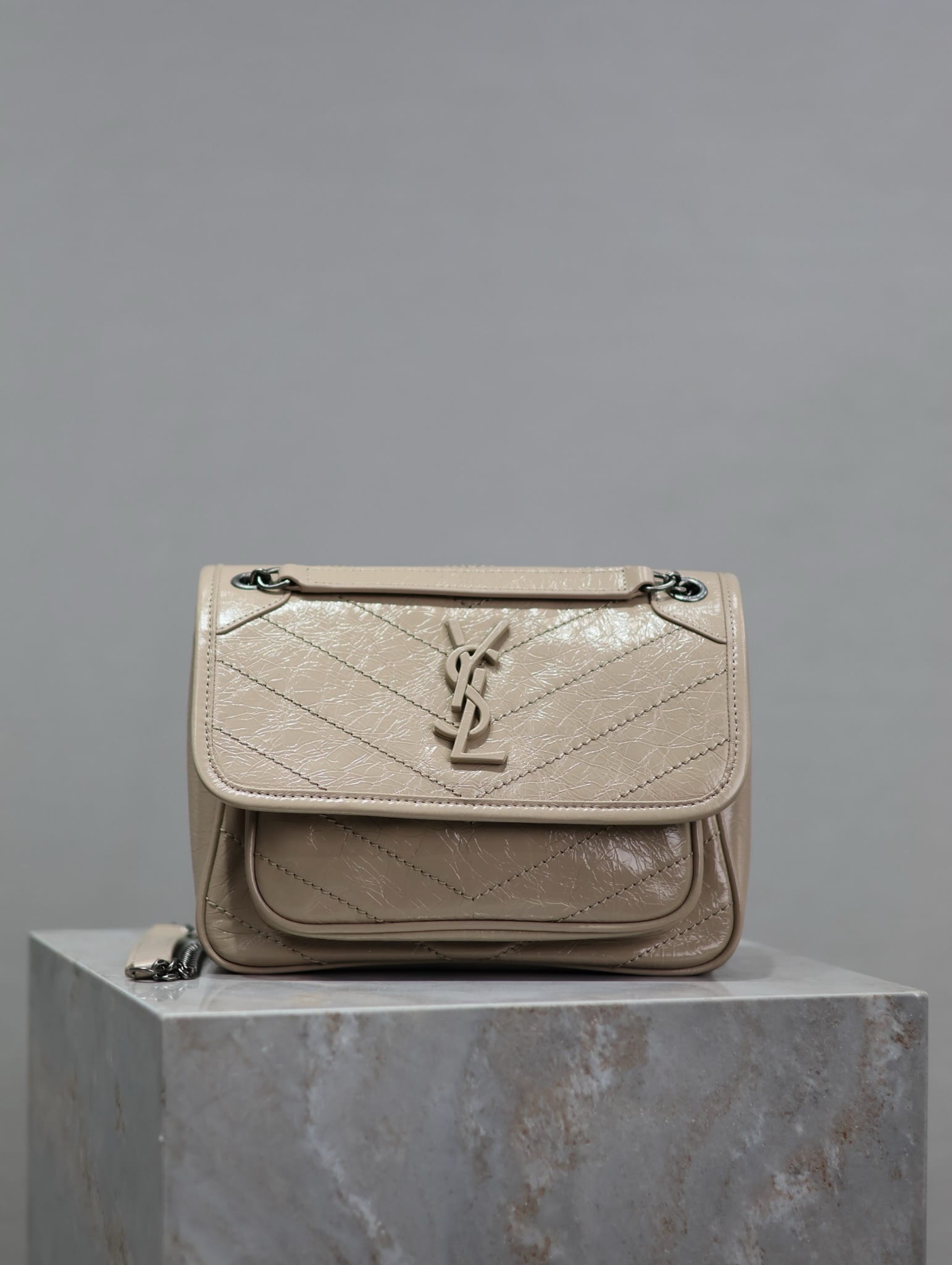 Niki 22cm Saint Laurent 633151.8