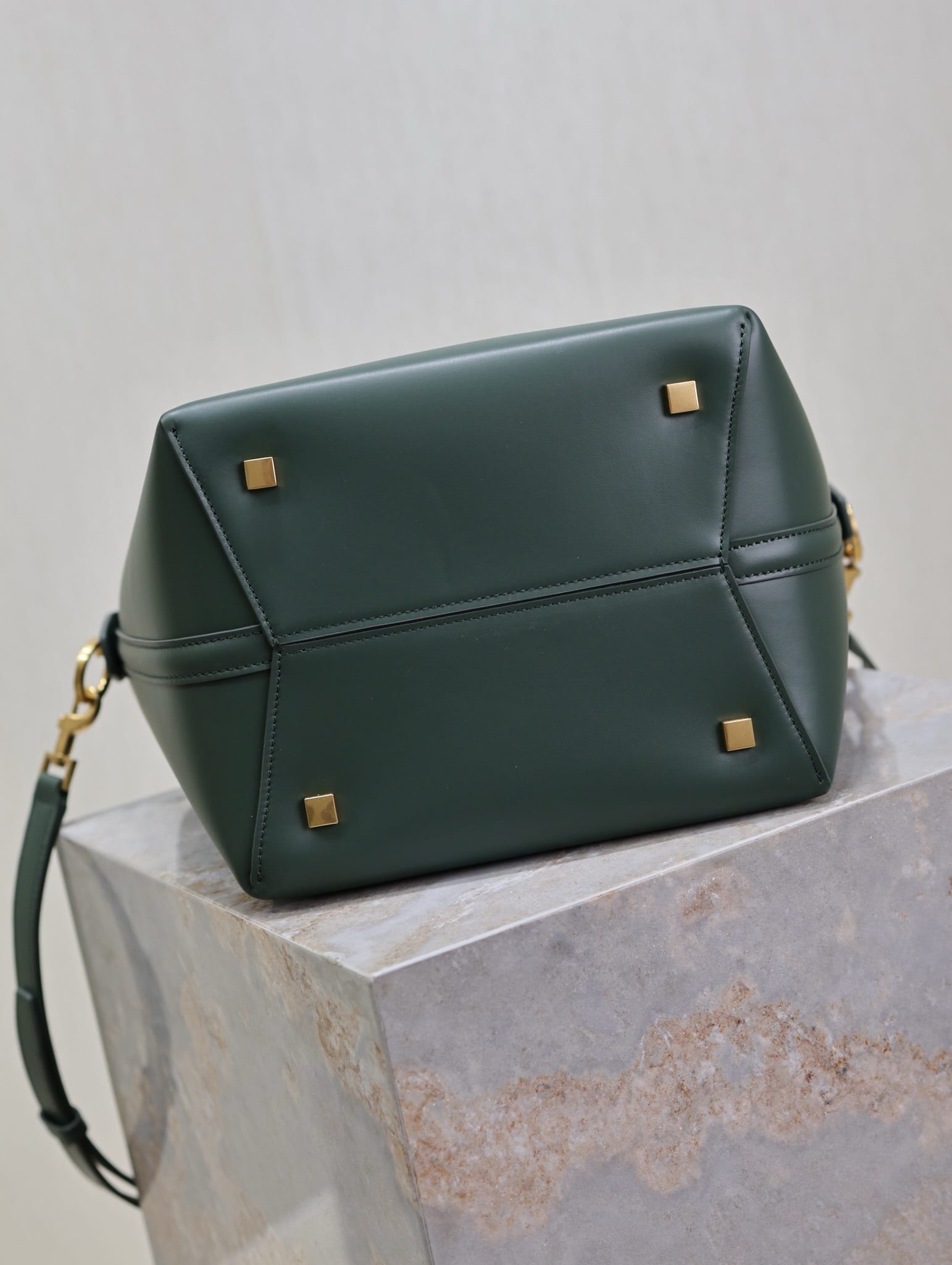 LE 37 Saint Laurent 742828