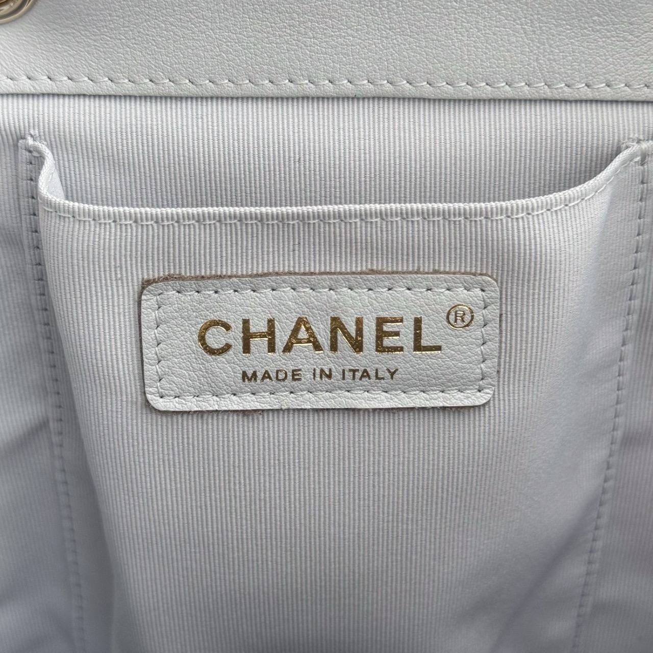 23c Duma (Color: Glacier Blue) Chanel CH.11