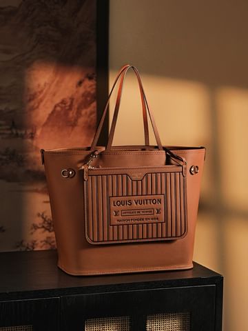 Neverfull inside out Louis Vuitton M11946.1